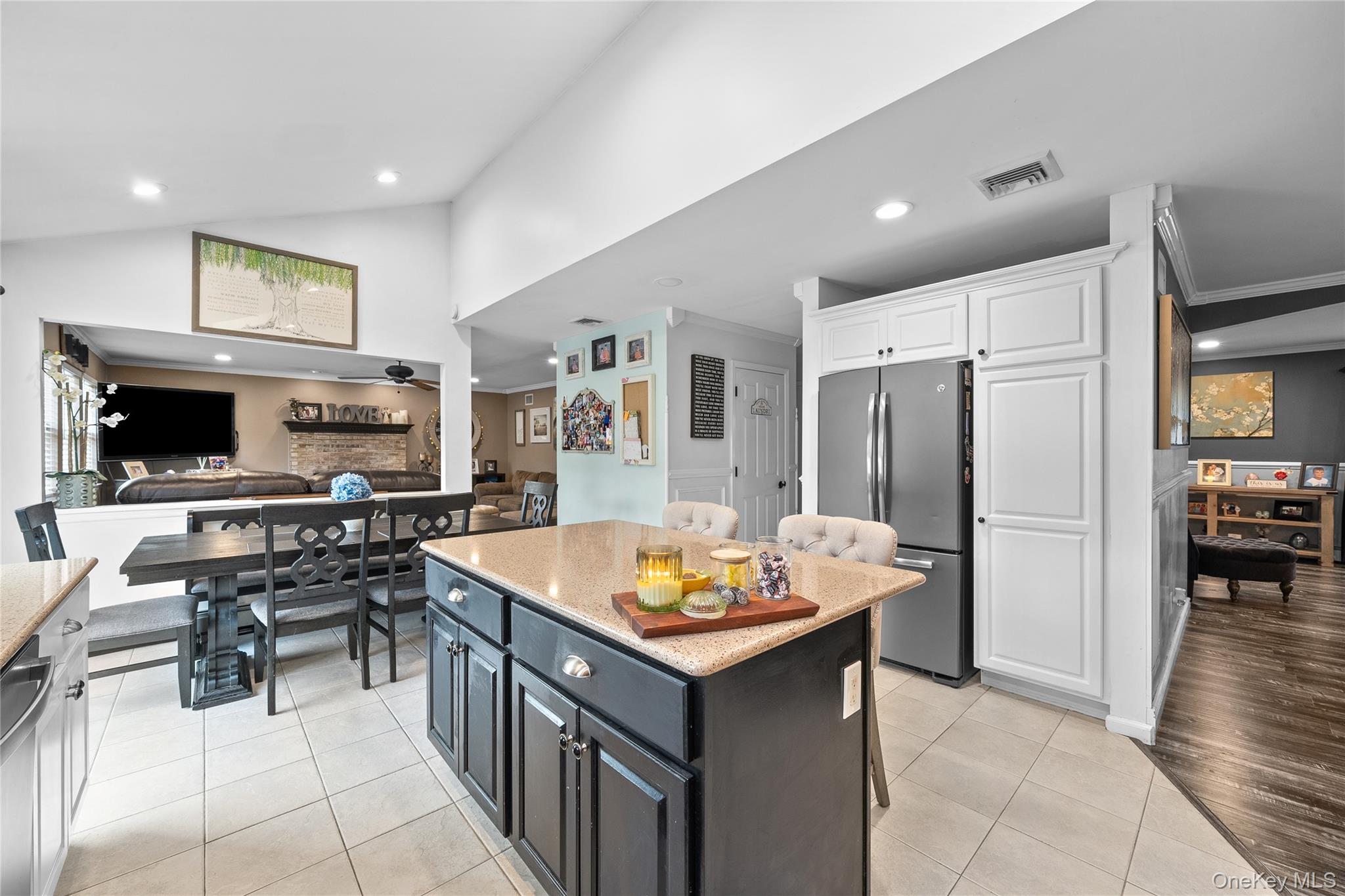 10 Carousel Court, East Islip, NY 11730