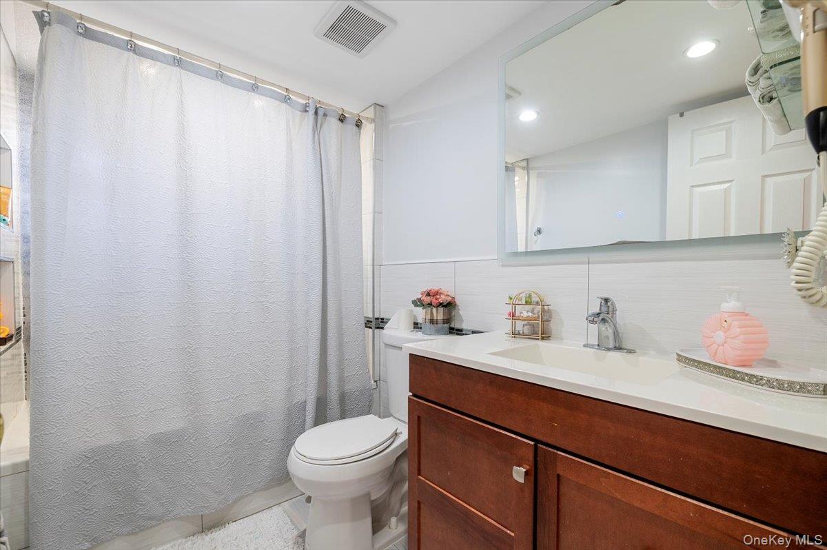 50 Haven Avenue, Valley Stream, NY 11580