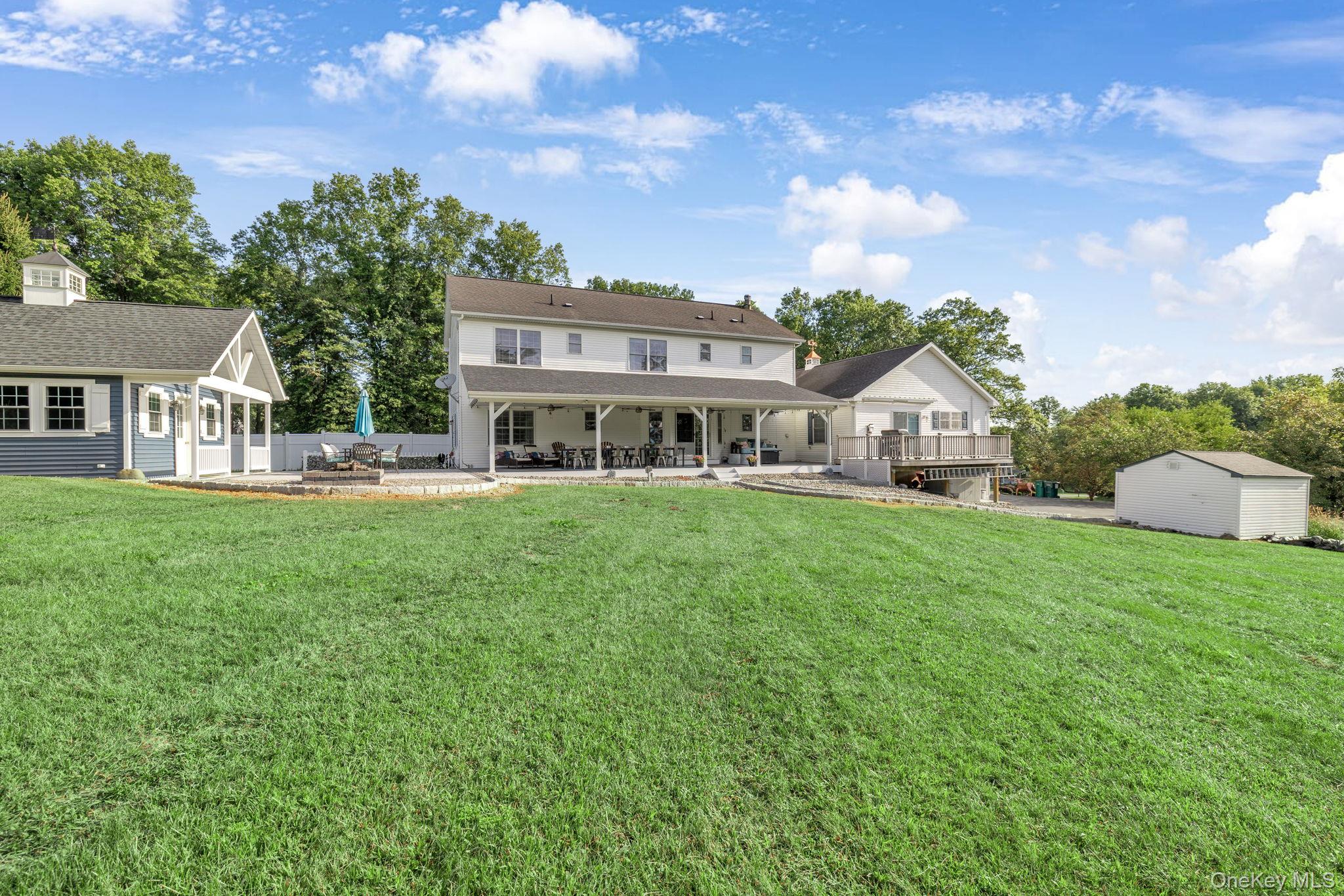 8 Roosa Road, Wallkill, NY 12589