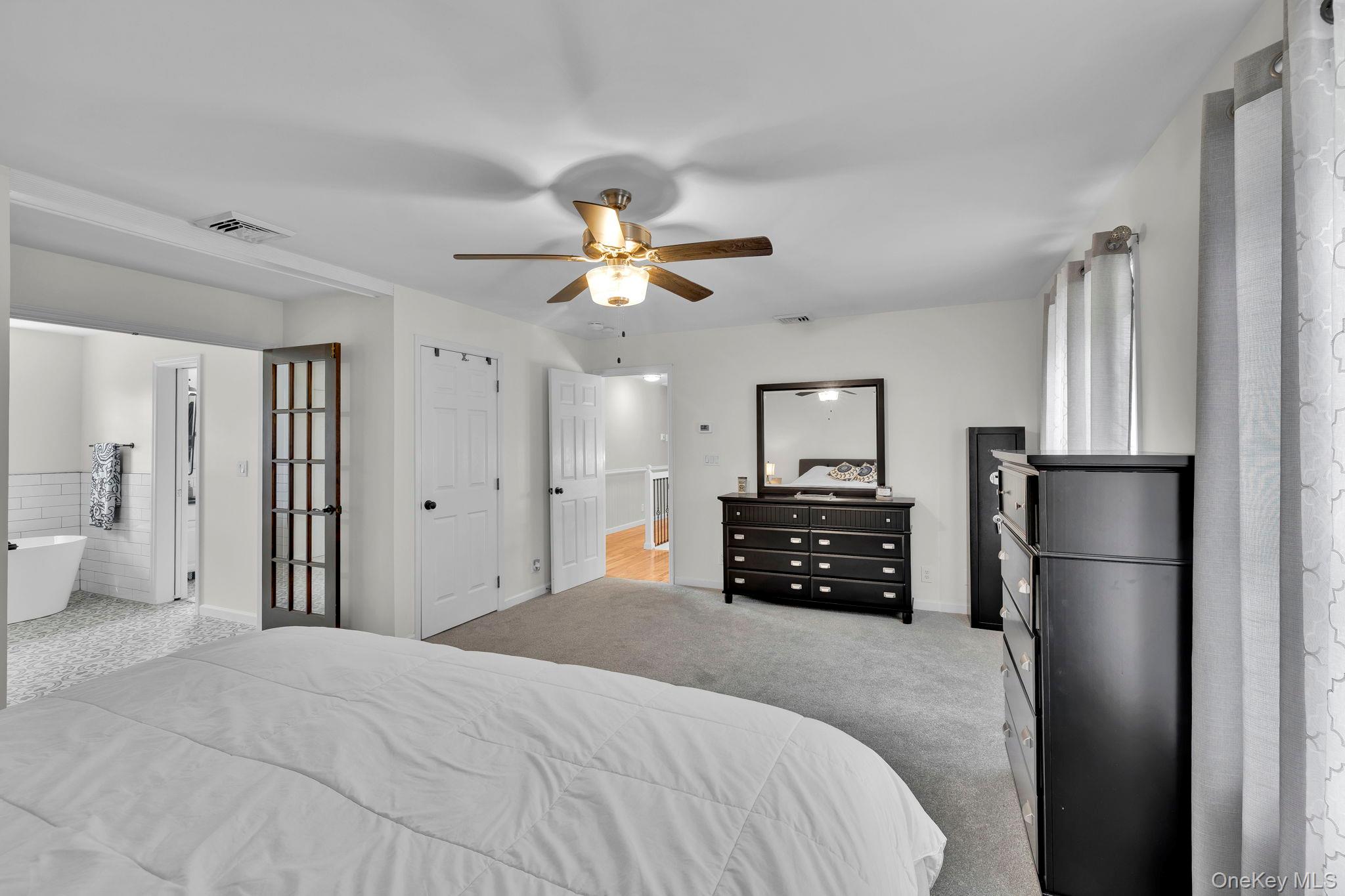 8 Roosa Road, Wallkill, NY 12589