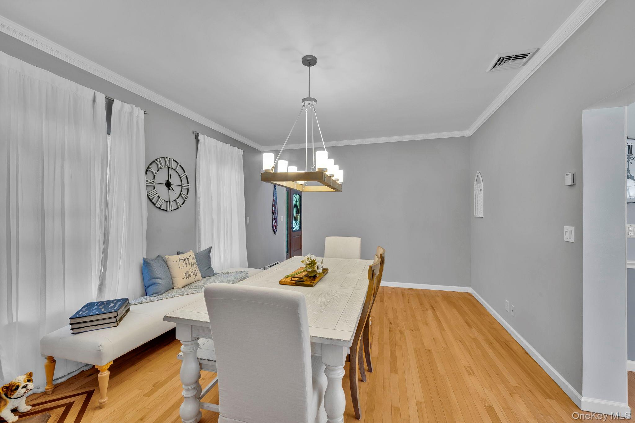 8 Roosa Road, Wallkill, NY 12589