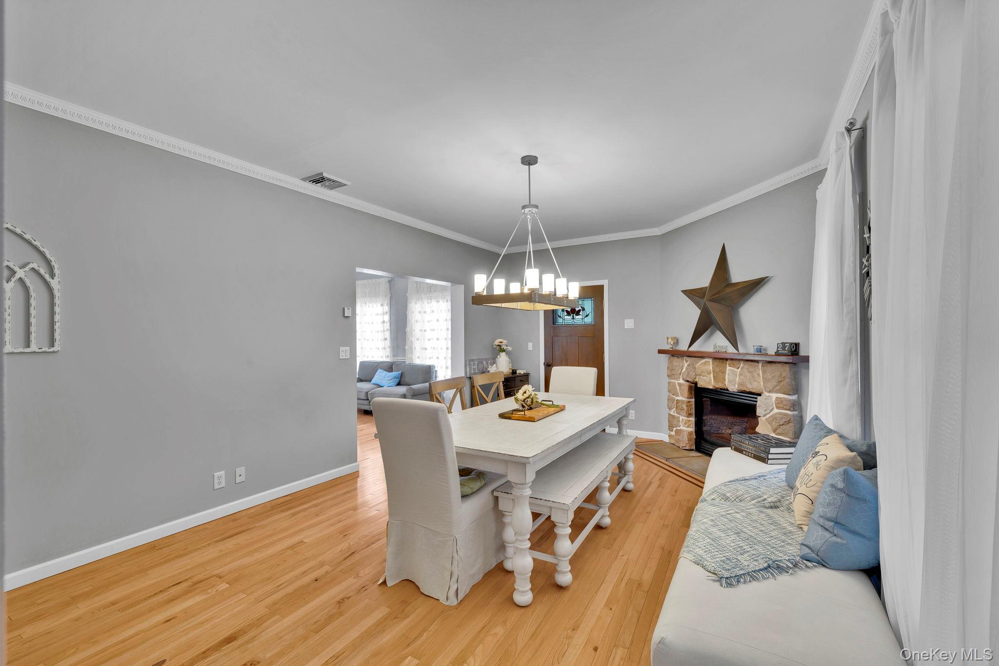 8 Roosa Road, Wallkill, NY 12589