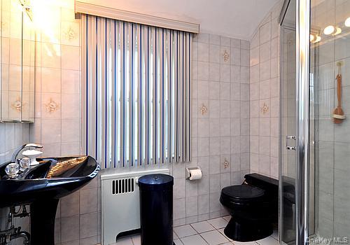 171 E Rockaway Road, Hewlett Harbor, NY 11557