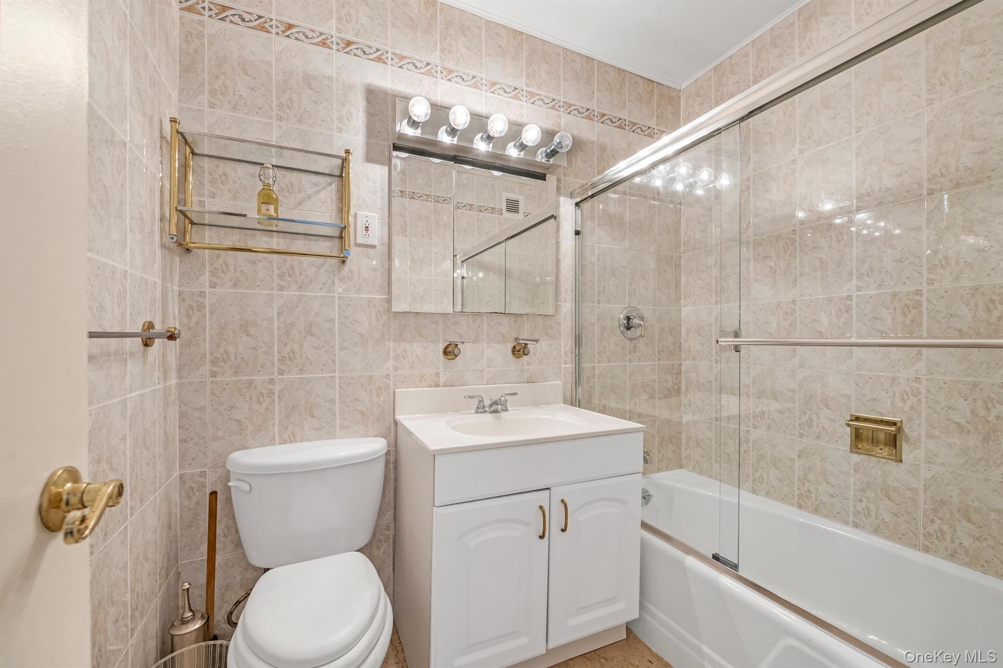 169-10 Grand Central Parkway # 8Y, Floral Park, NY 11005