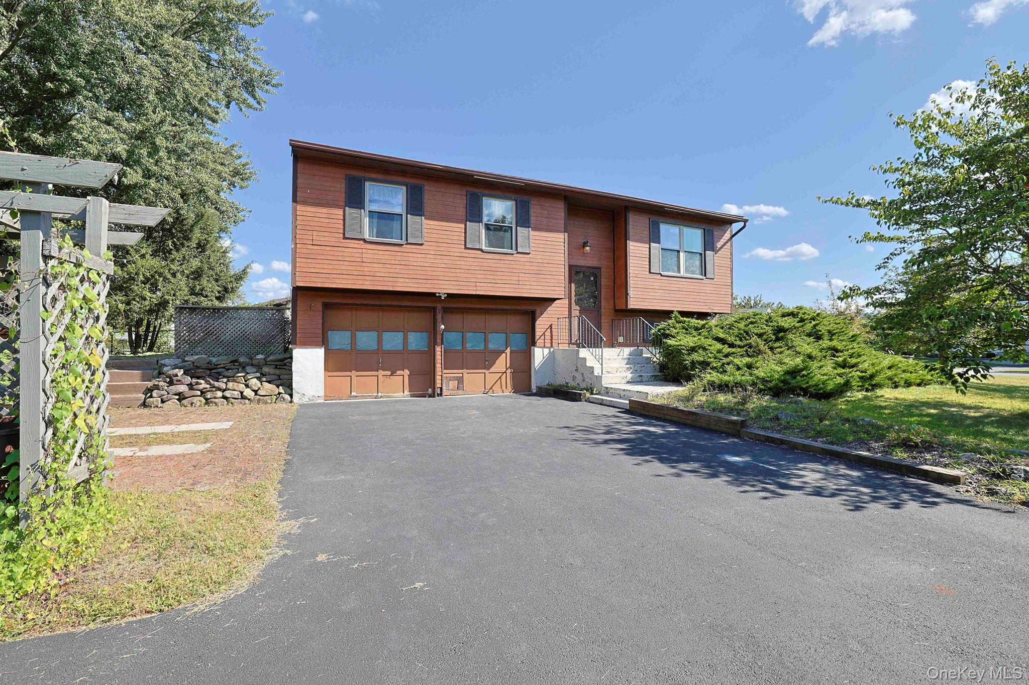 5 Buttermilk Drive, New Windsor, NY 12553