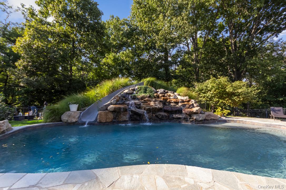 17 High Goal Lane, Beacon, NY 12508