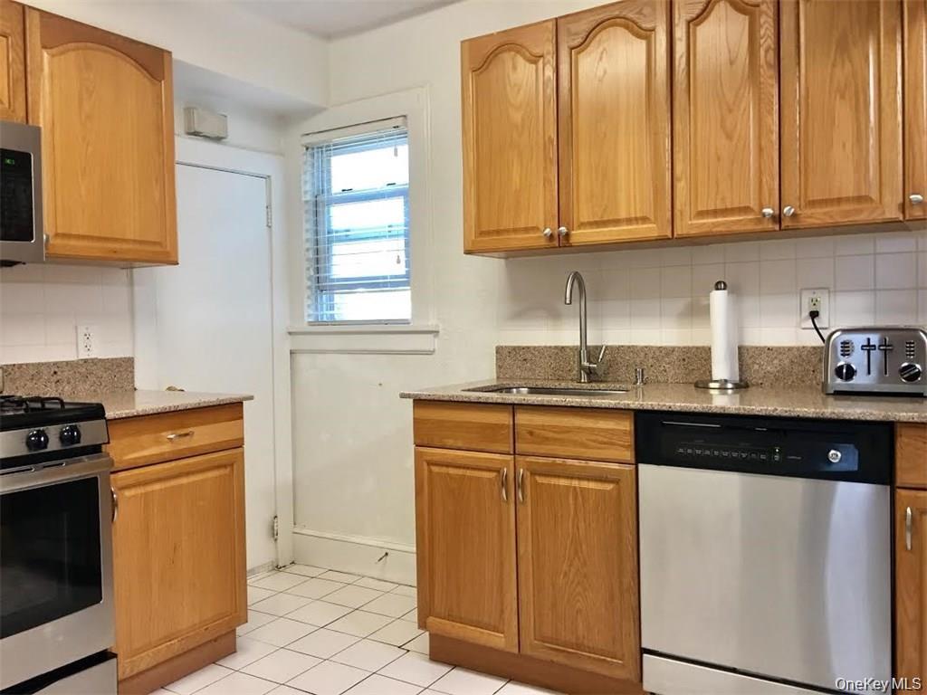 86 Brown Road, Scarsdale, NY 10583