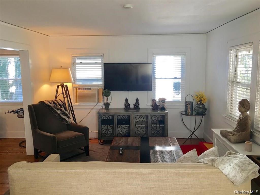 86 Brown Road, Scarsdale, NY 10583