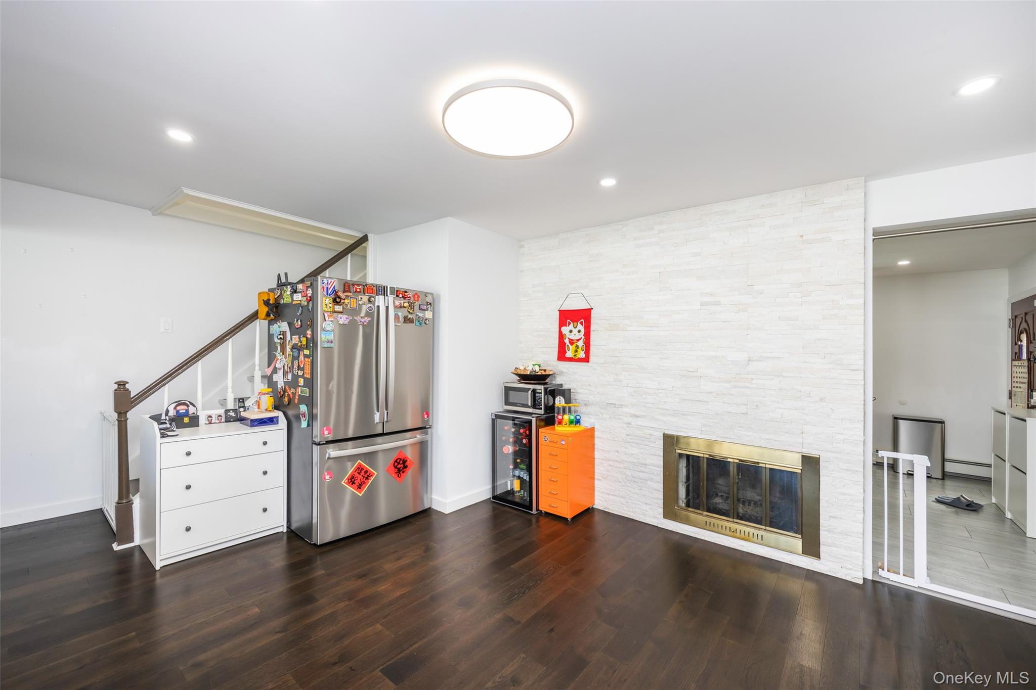 80 Cypress Lane E, Westbury, NY 11590