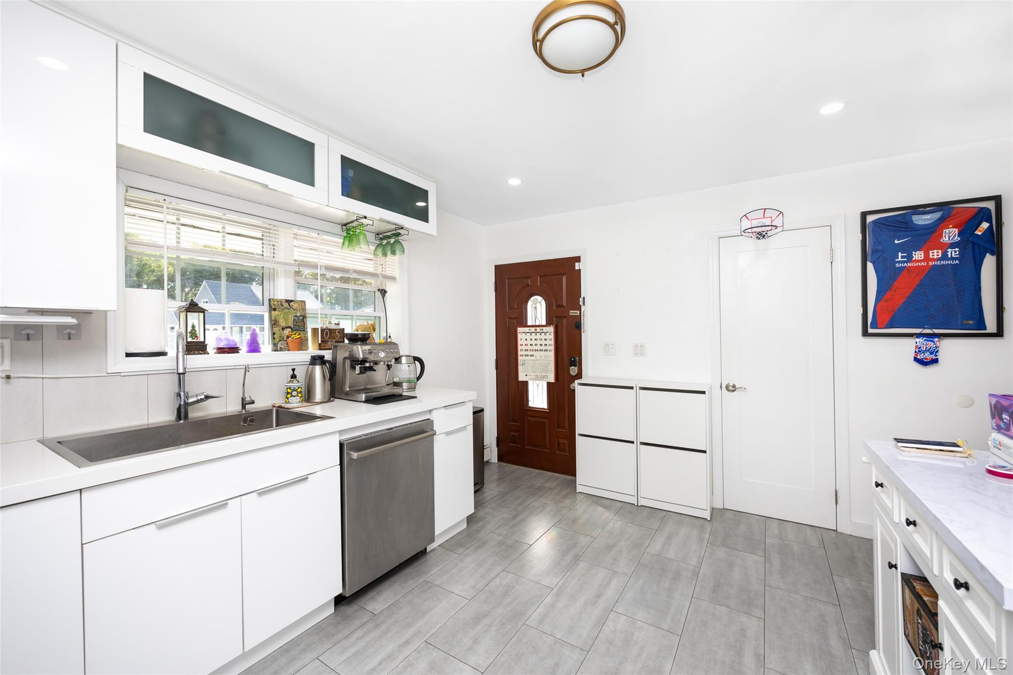 80 Cypress Lane E, Westbury, NY 11590