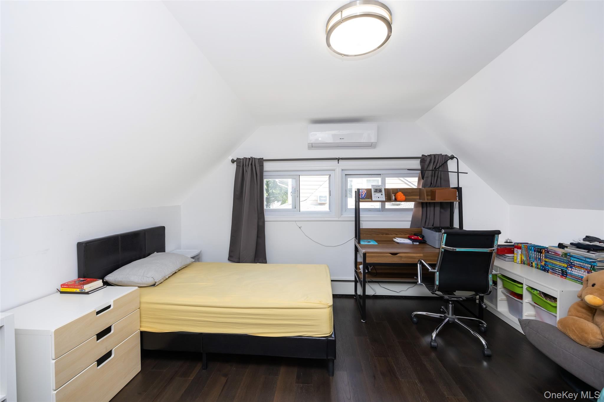 80 Cypress Lane E, Westbury, NY 11590