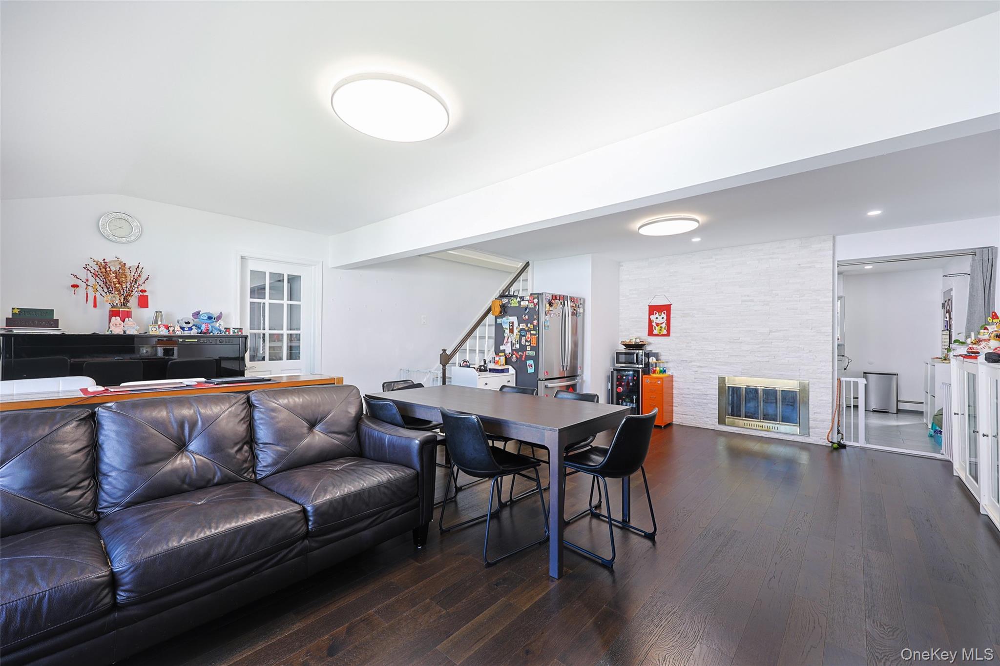 80 Cypress Lane E, Westbury, NY 11590