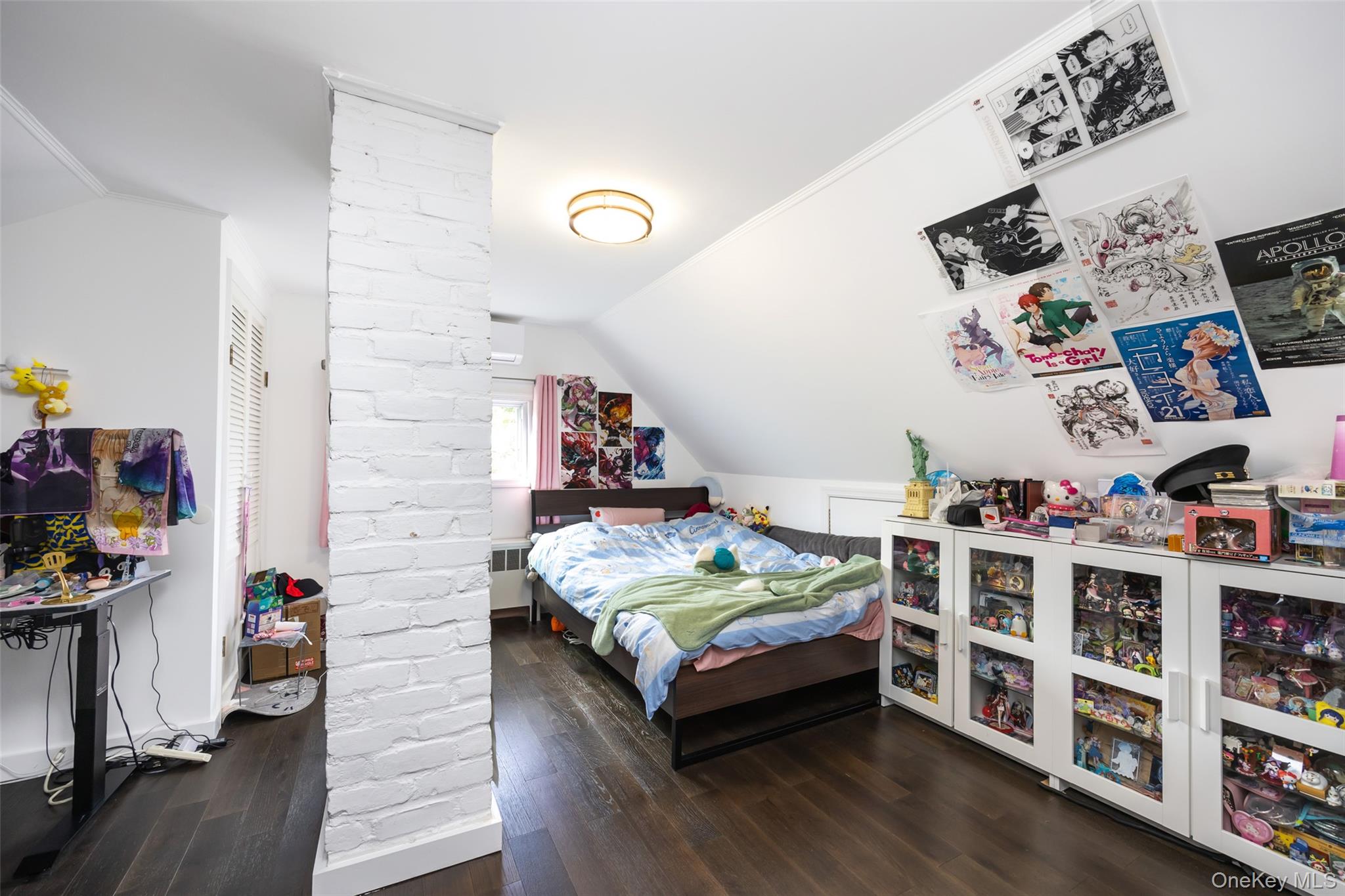 80 Cypress Lane E, Westbury, NY 11590