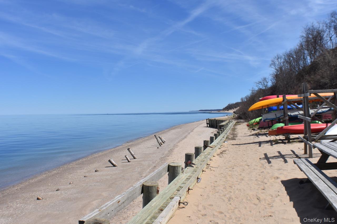39 Northport Road, Sound Beach, NY 11789