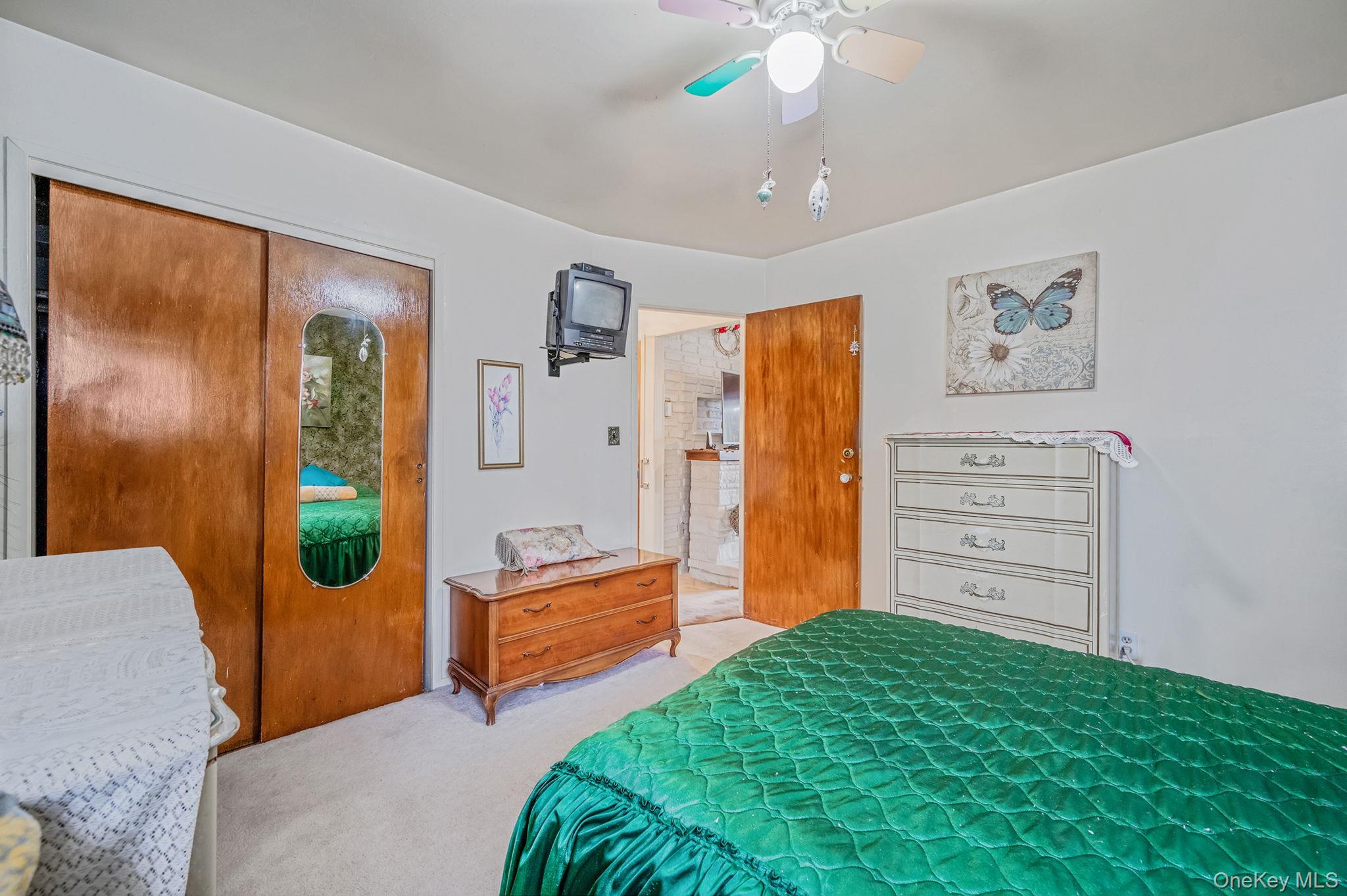 436 N Ontario Avenue, Lindenhurst, NY 11757