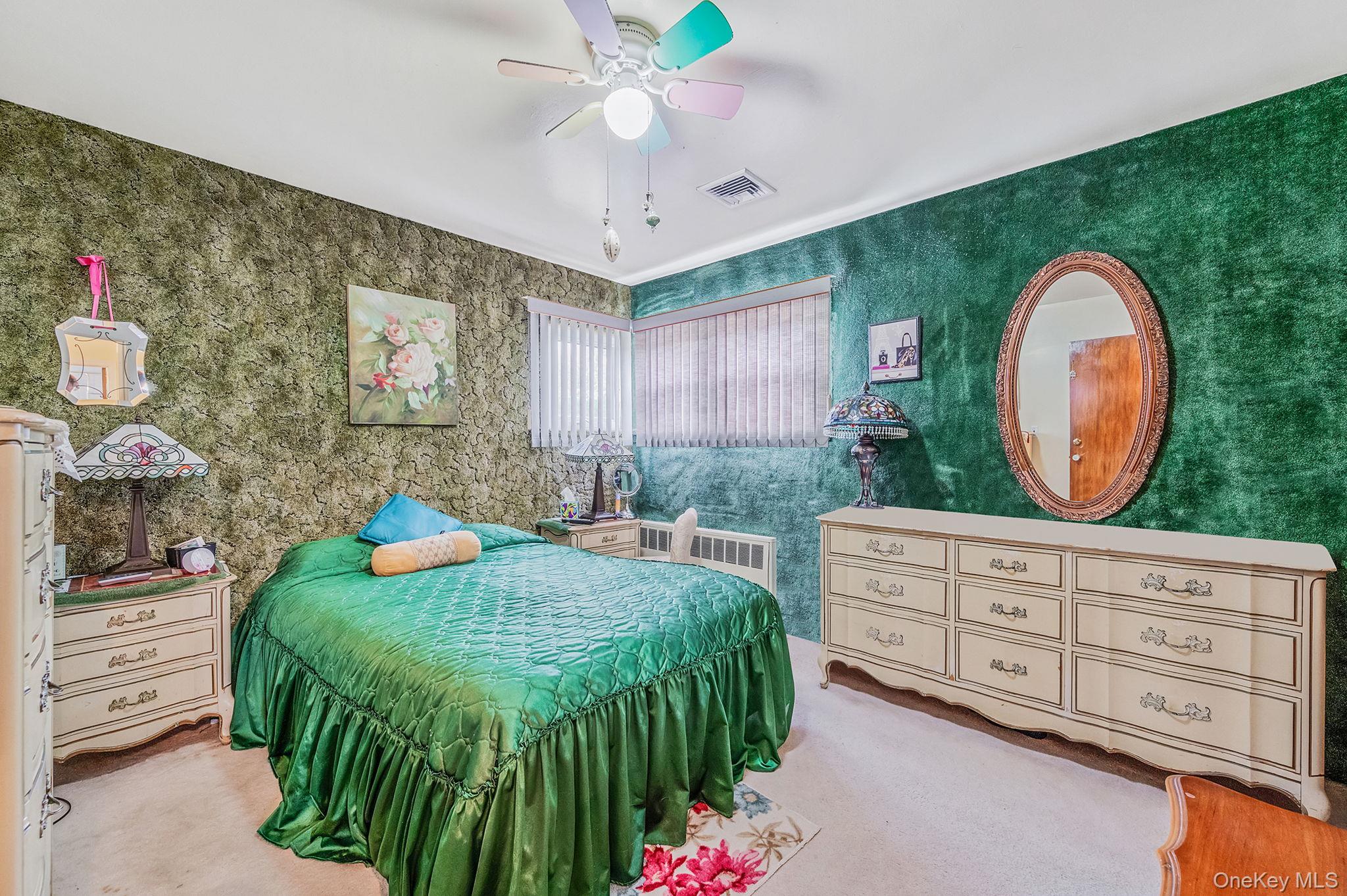 436 N Ontario Avenue, Lindenhurst, NY 11757