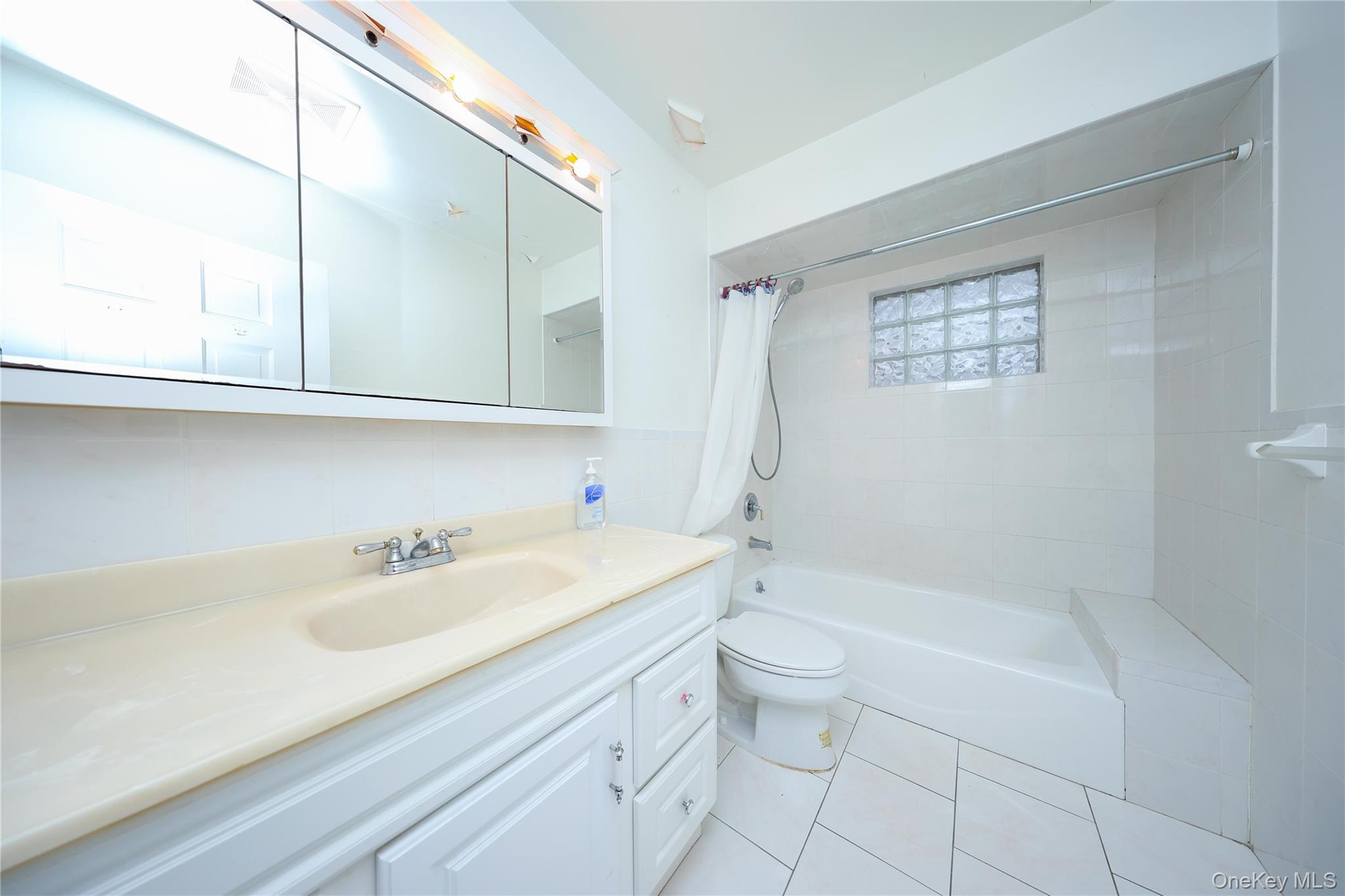 75-59 195th Street, Fresh Meadows, NY 11366