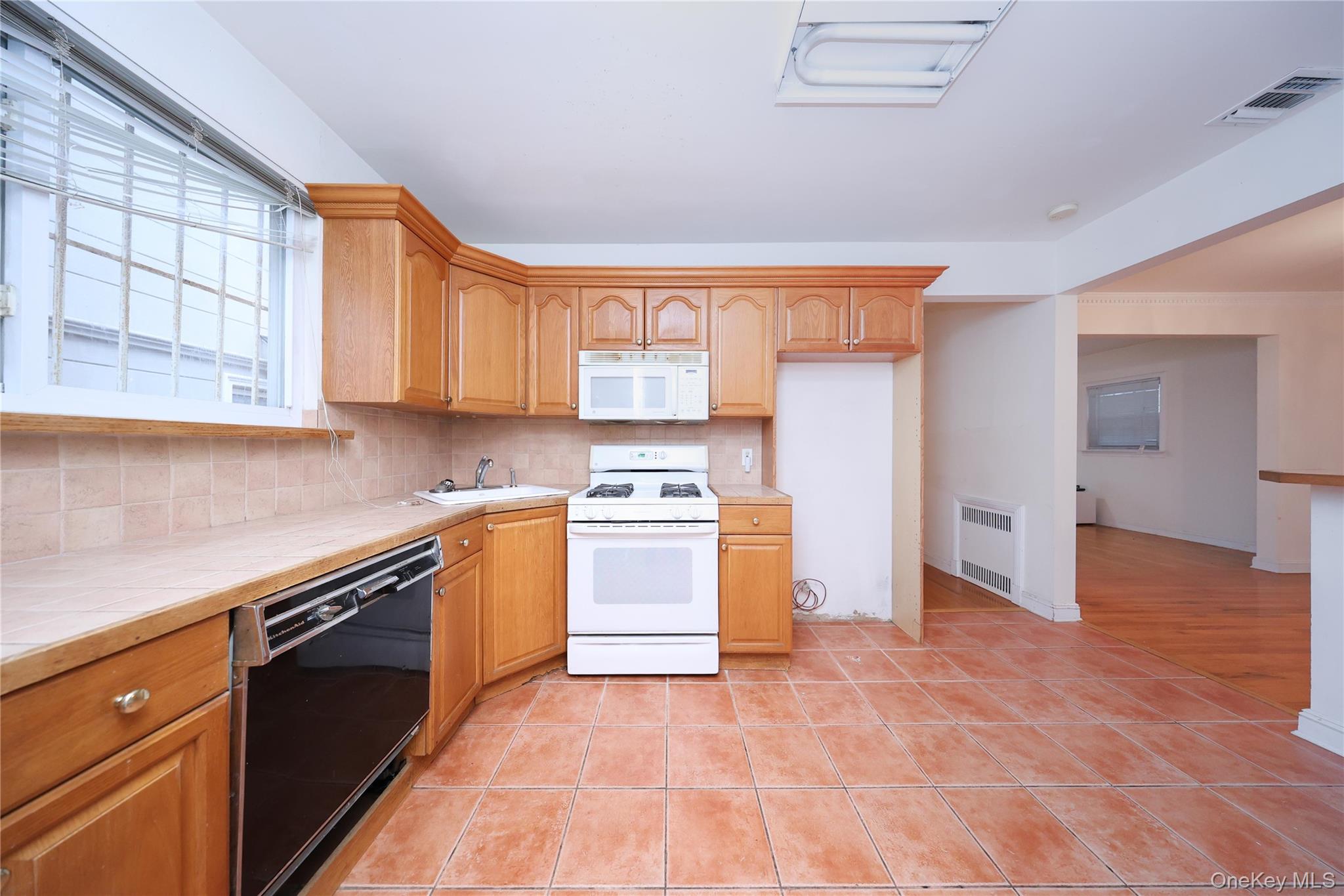 75-59 195th Street, Fresh Meadows, NY 11366