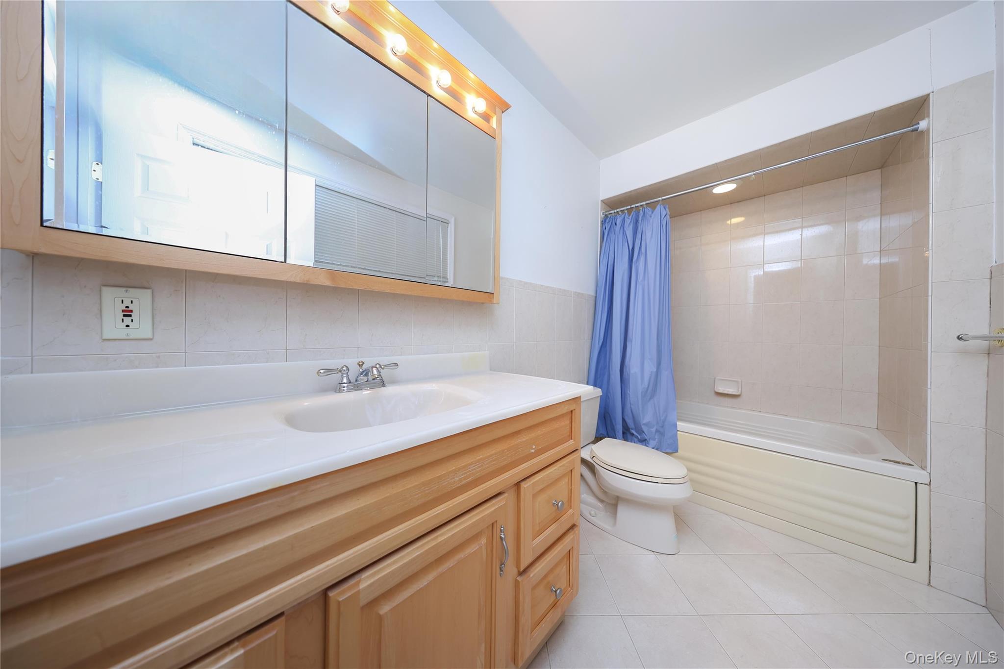 75-59 195th Street, Fresh Meadows, NY 11366