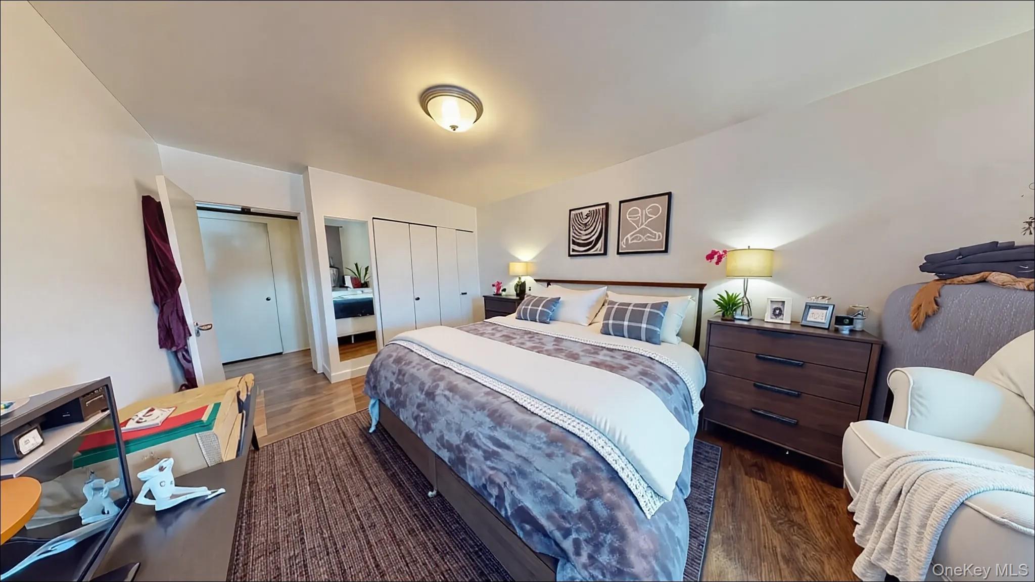 7252 Metropolitan Avenue # 3C, Middle Village, NY 11379