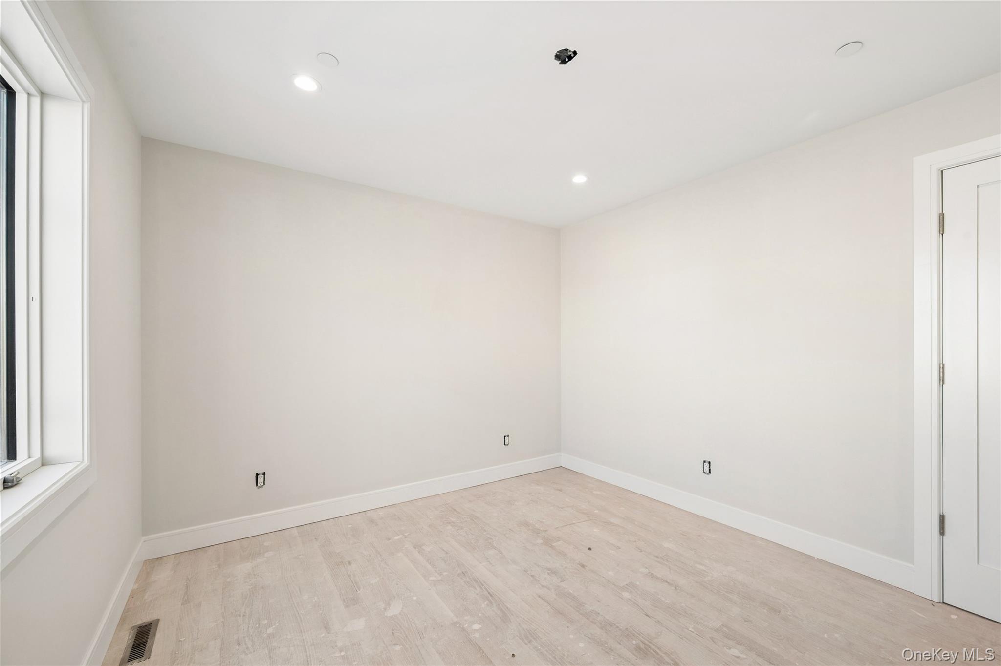 27 Kerrigan Street, Long Beach, NY 11561