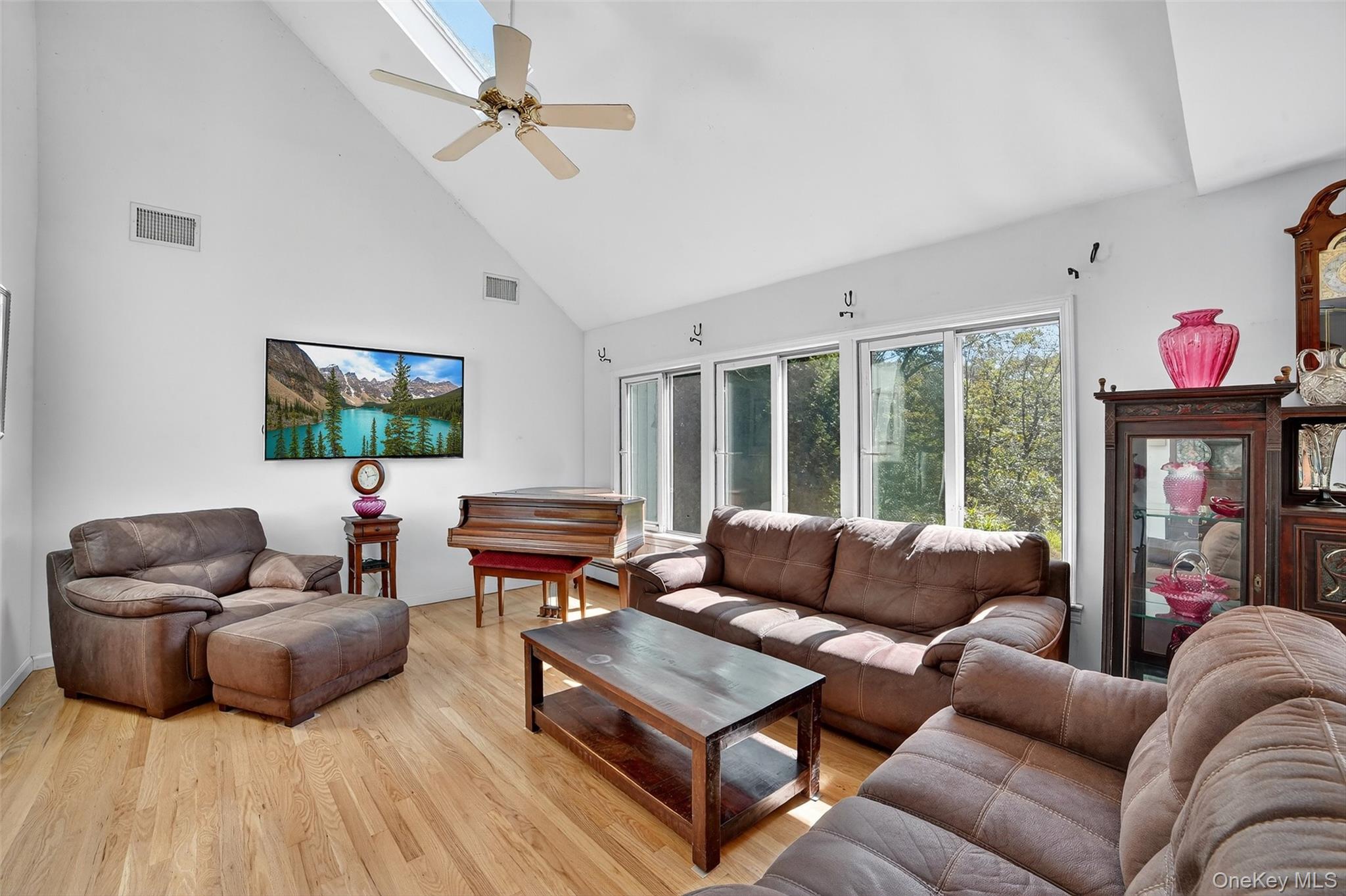 986 Cliff Avenue, Yorktown Heights, NY 10598