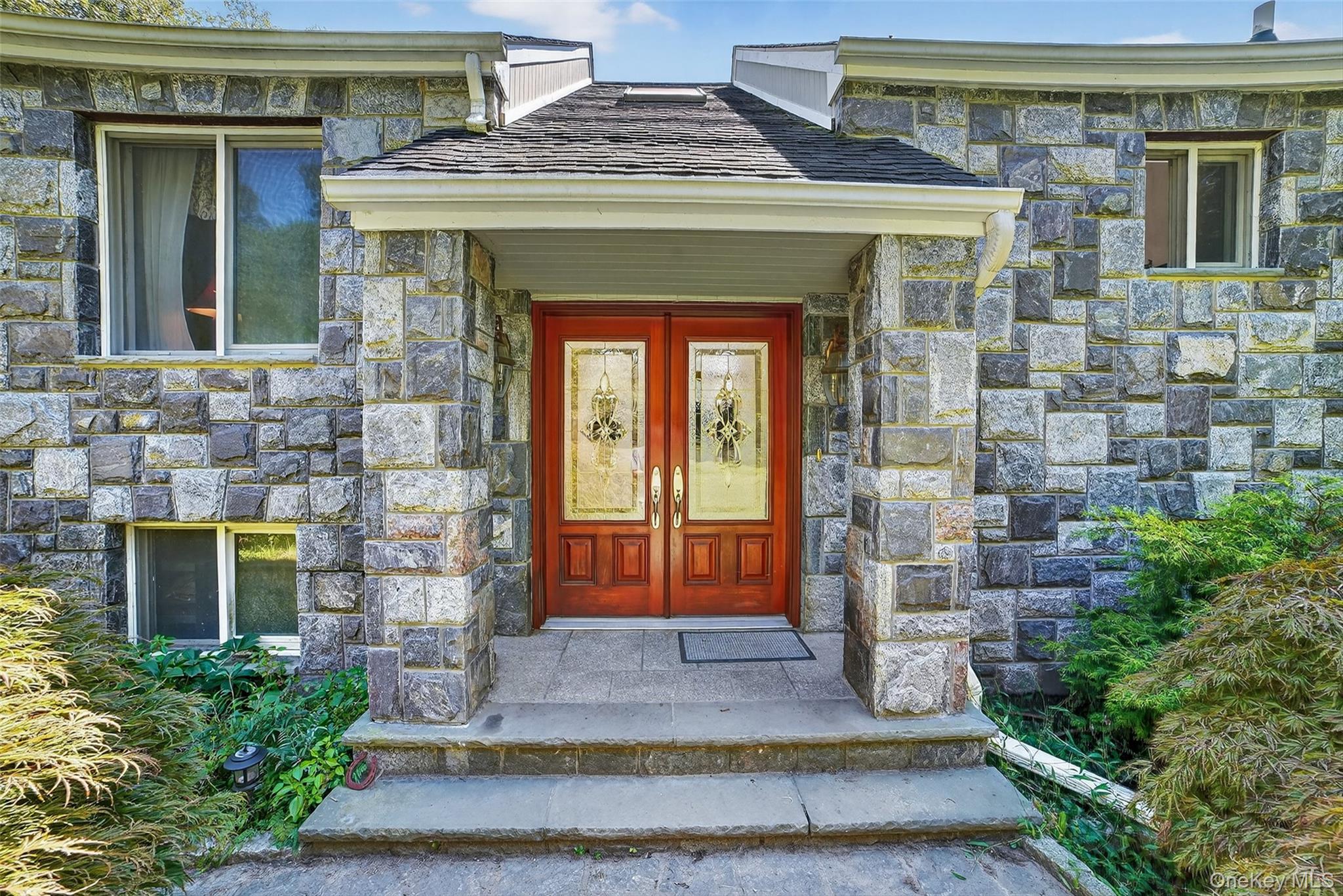 986 Cliff Avenue, Yorktown Heights, NY 10598