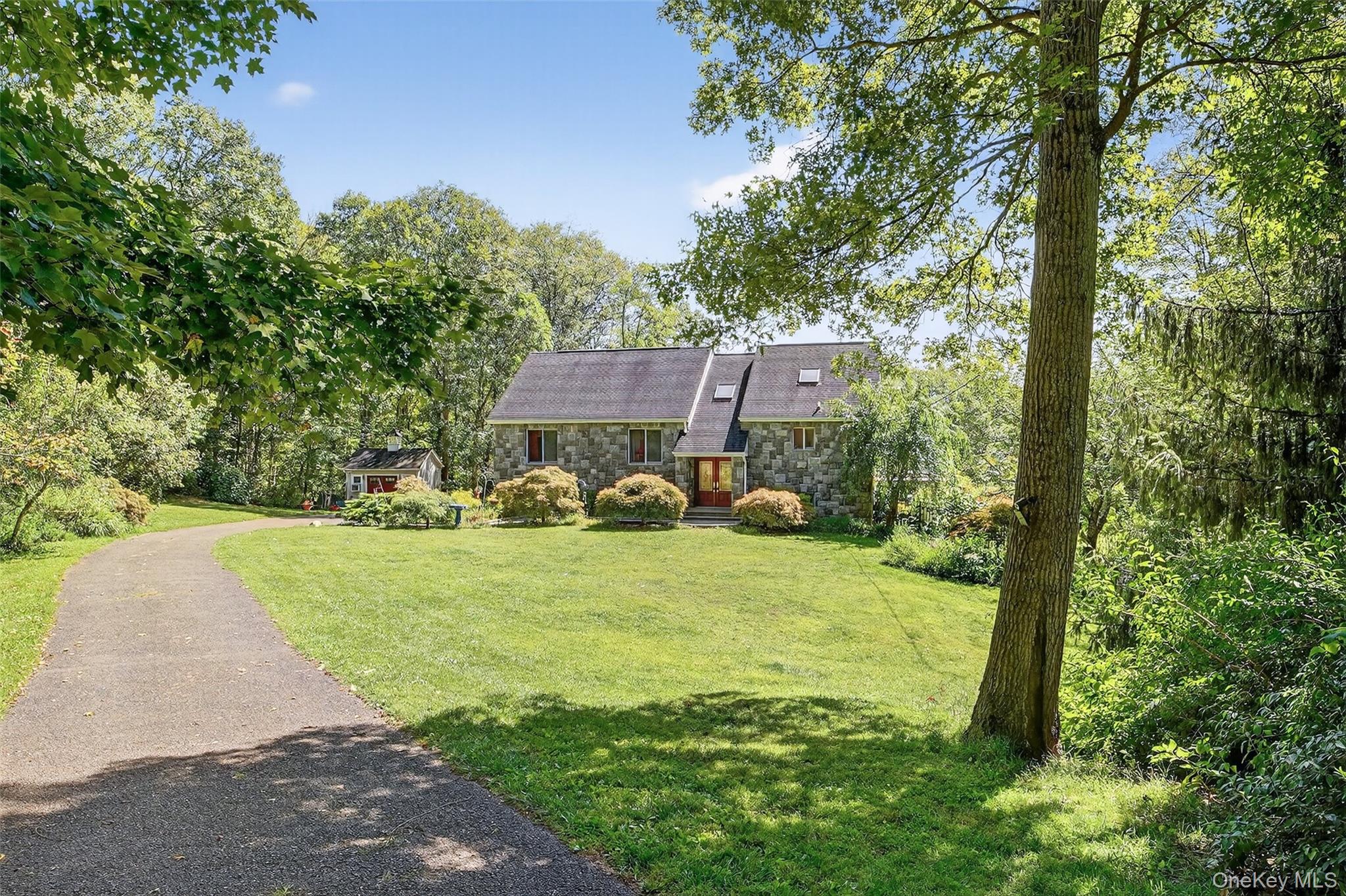 986 Cliff Avenue, Yorktown Heights, NY 10598