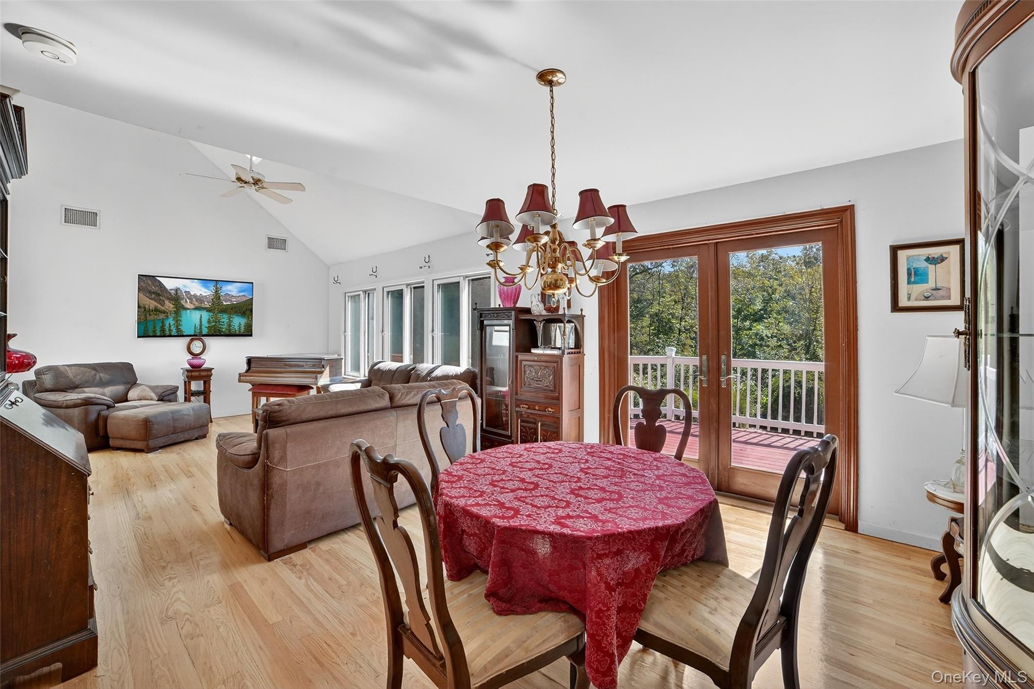 986 Cliff Avenue, Yorktown Heights, NY 10598