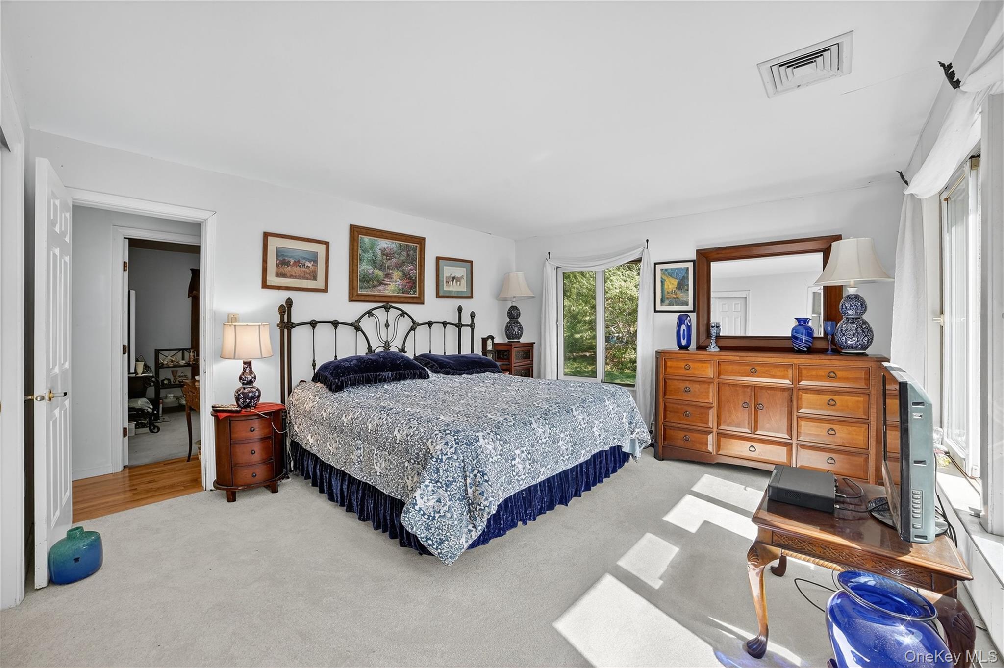 986 Cliff Avenue, Yorktown Heights, NY 10598