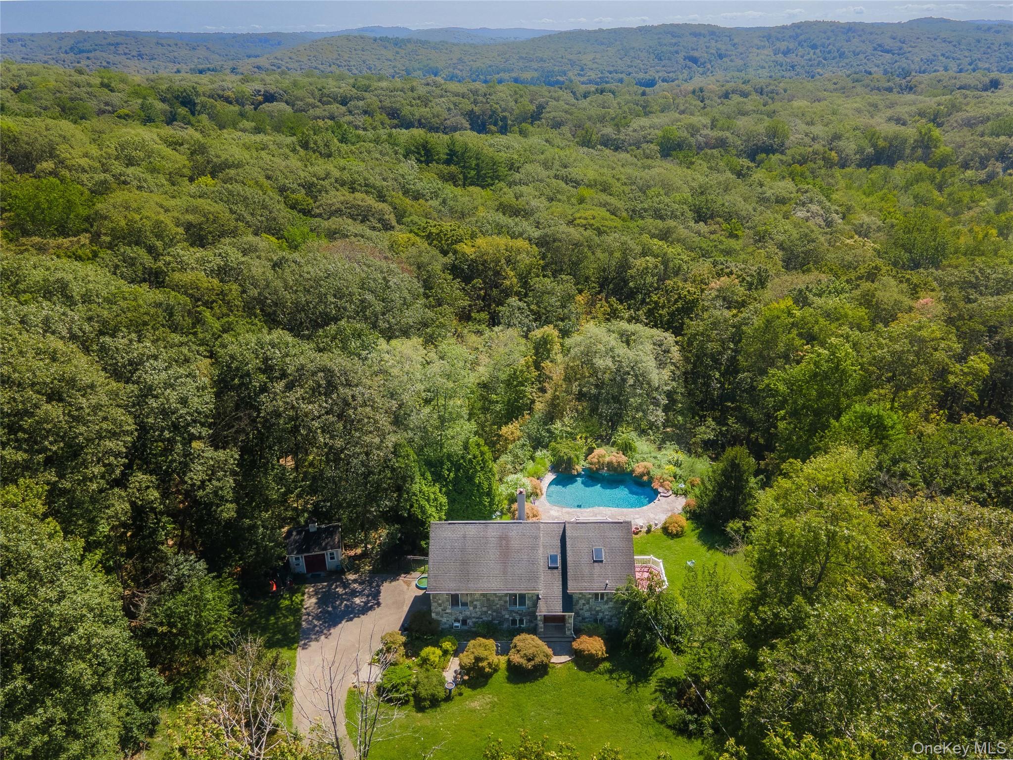 986 Cliff Avenue, Yorktown Heights, NY 10598