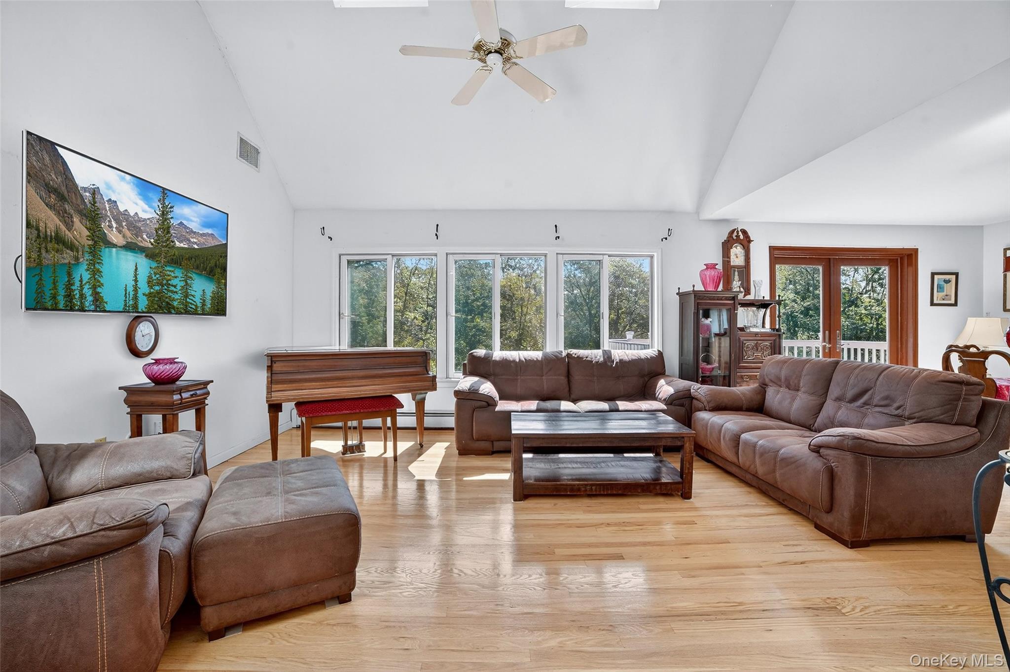 986 Cliff Avenue, Yorktown Heights, NY 10598