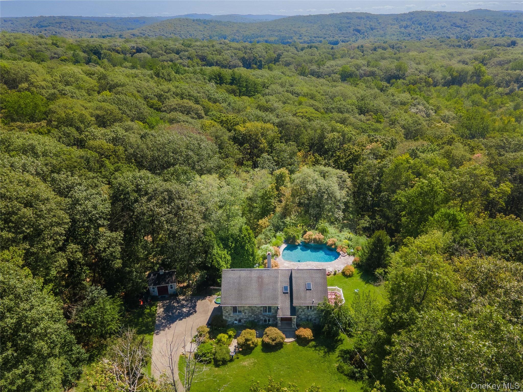 986 Cliff Avenue, Yorktown Heights, NY 10598