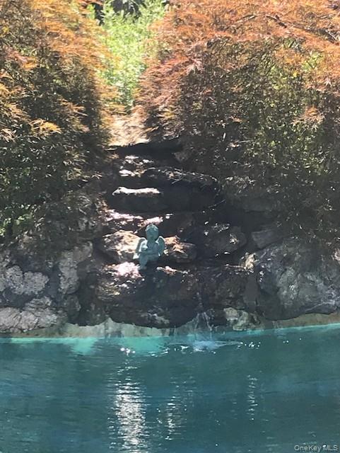 986 Cliff Avenue, Yorktown Heights, NY 10598