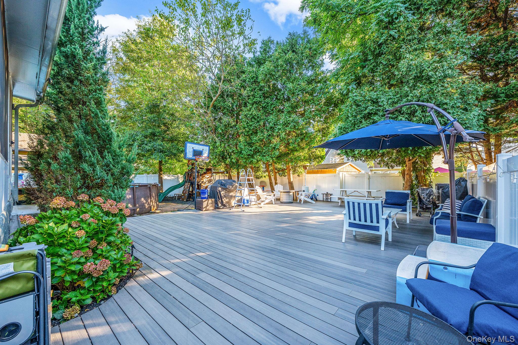 886 Bellmore Ave, Bellmore, NY 11710