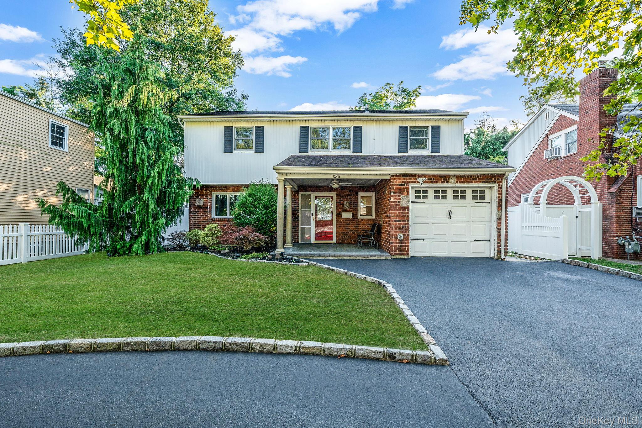 886 Bellmore Ave, Bellmore, NY 11710