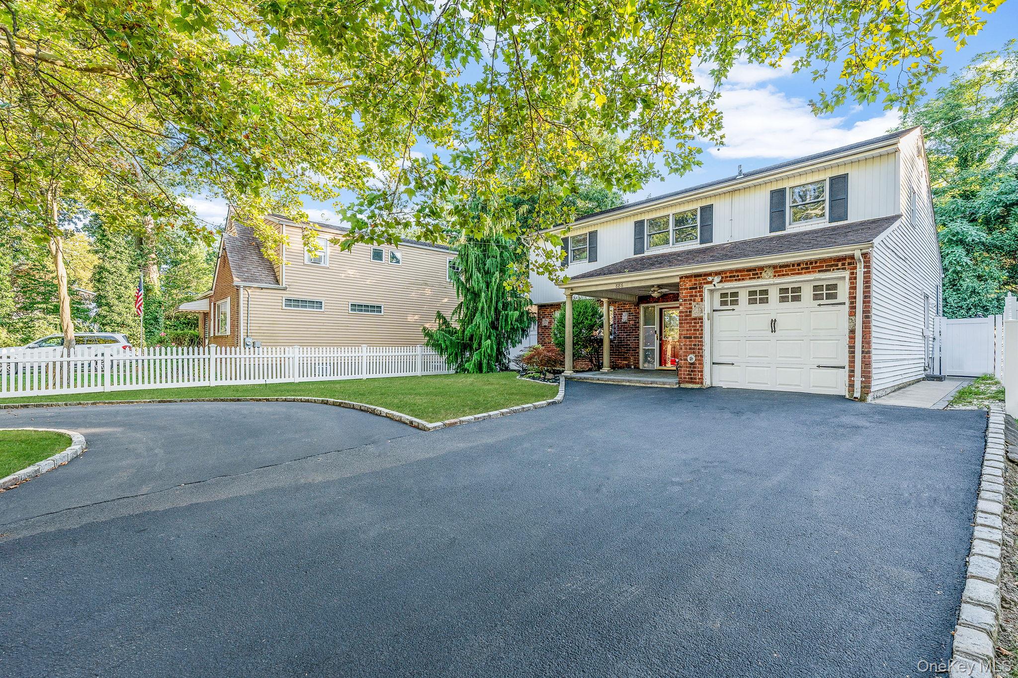 886 Bellmore Ave, Bellmore, NY 11710