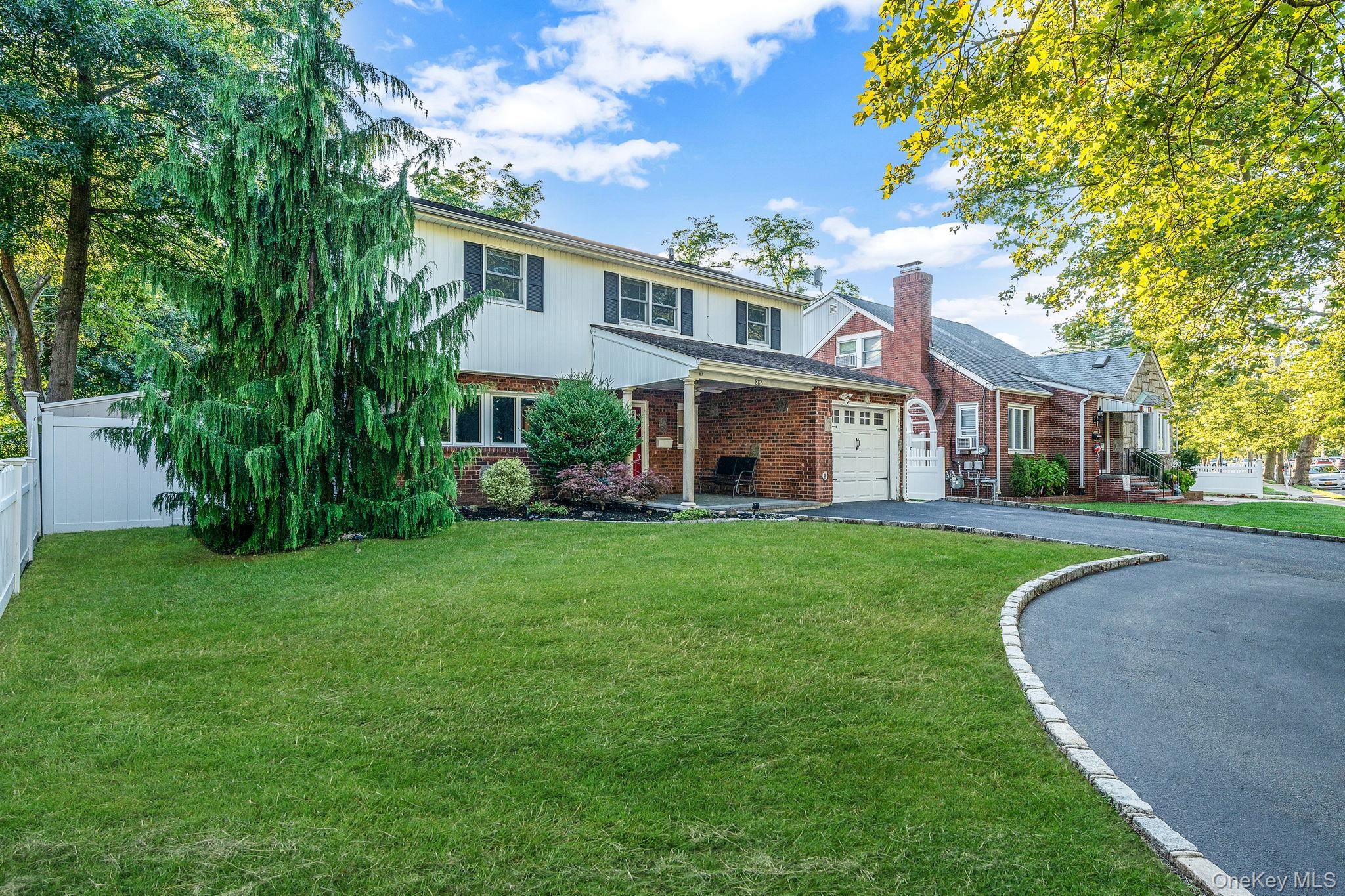 886 Bellmore Ave, Bellmore, NY 11710