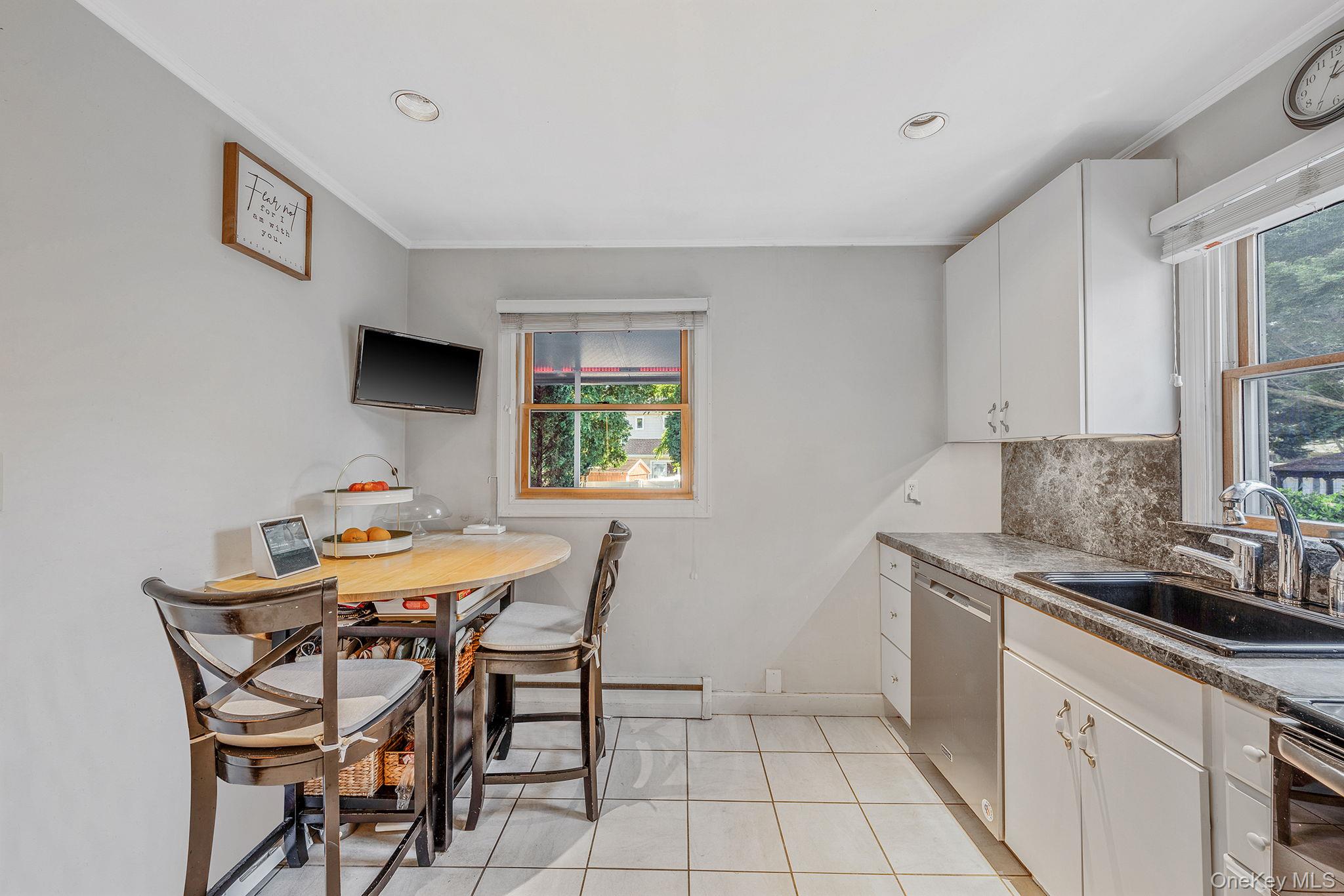 886 Bellmore Ave, Bellmore, NY 11710