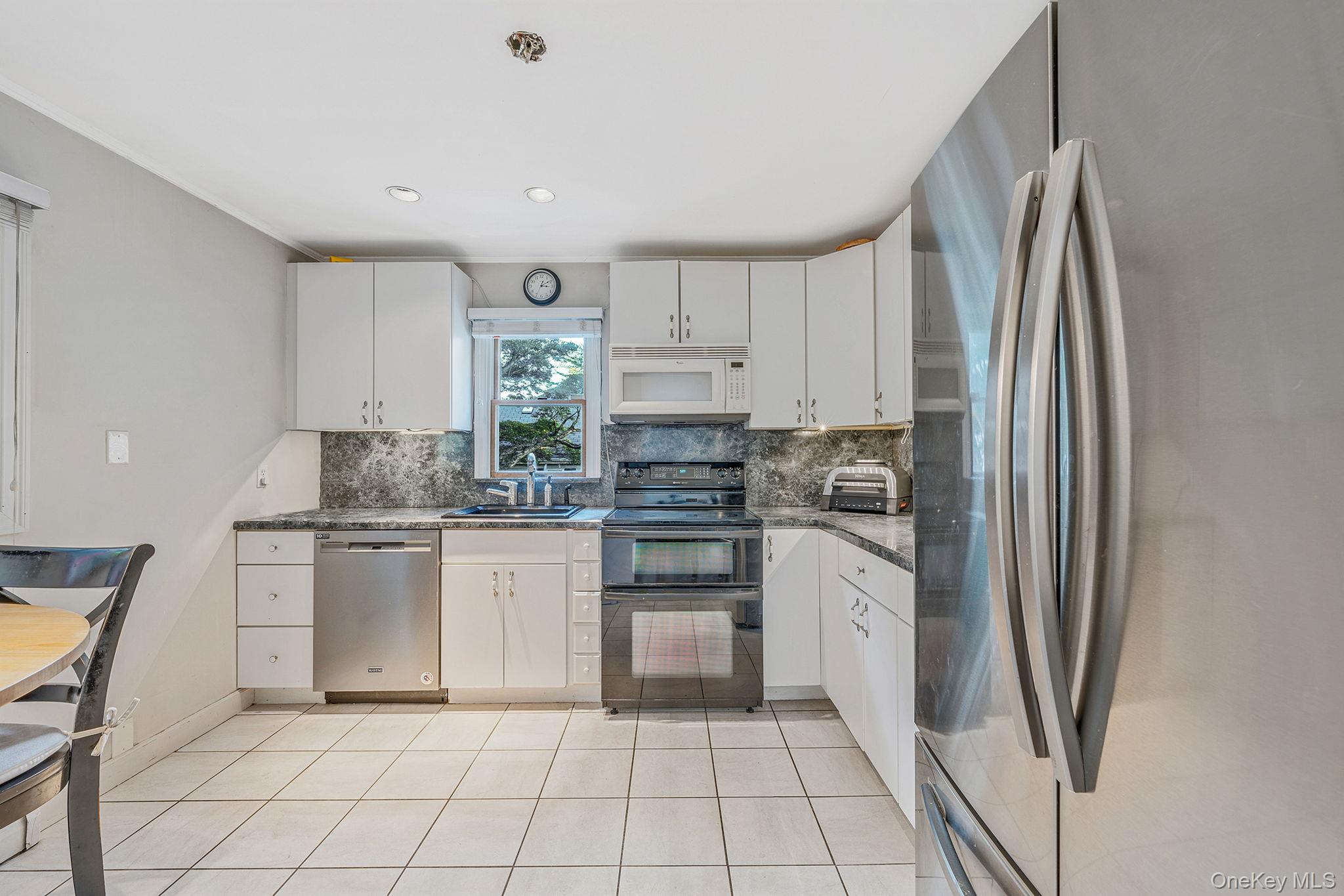 886 Bellmore Ave, Bellmore, NY 11710