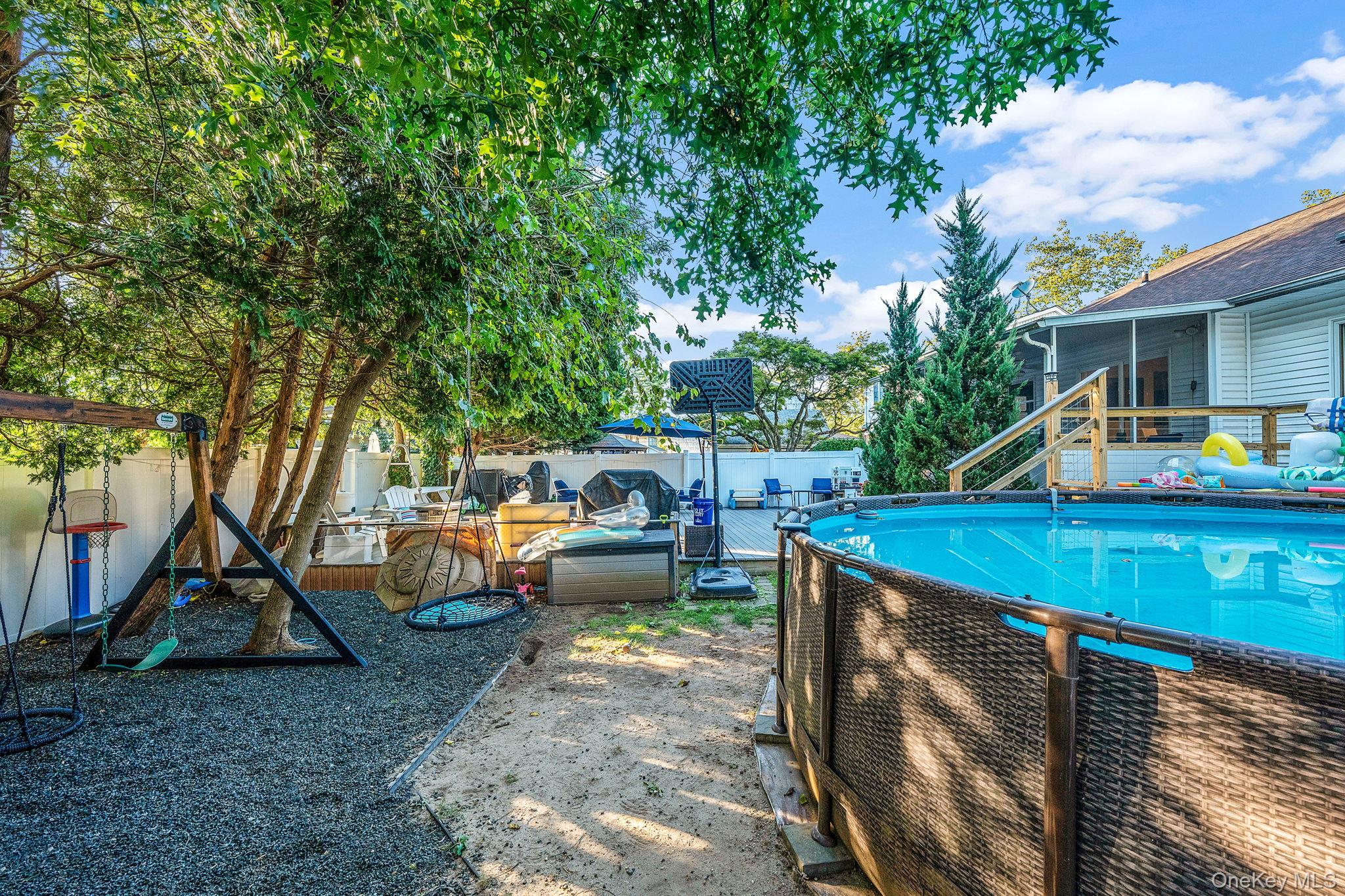 886 Bellmore Ave, Bellmore, NY 11710