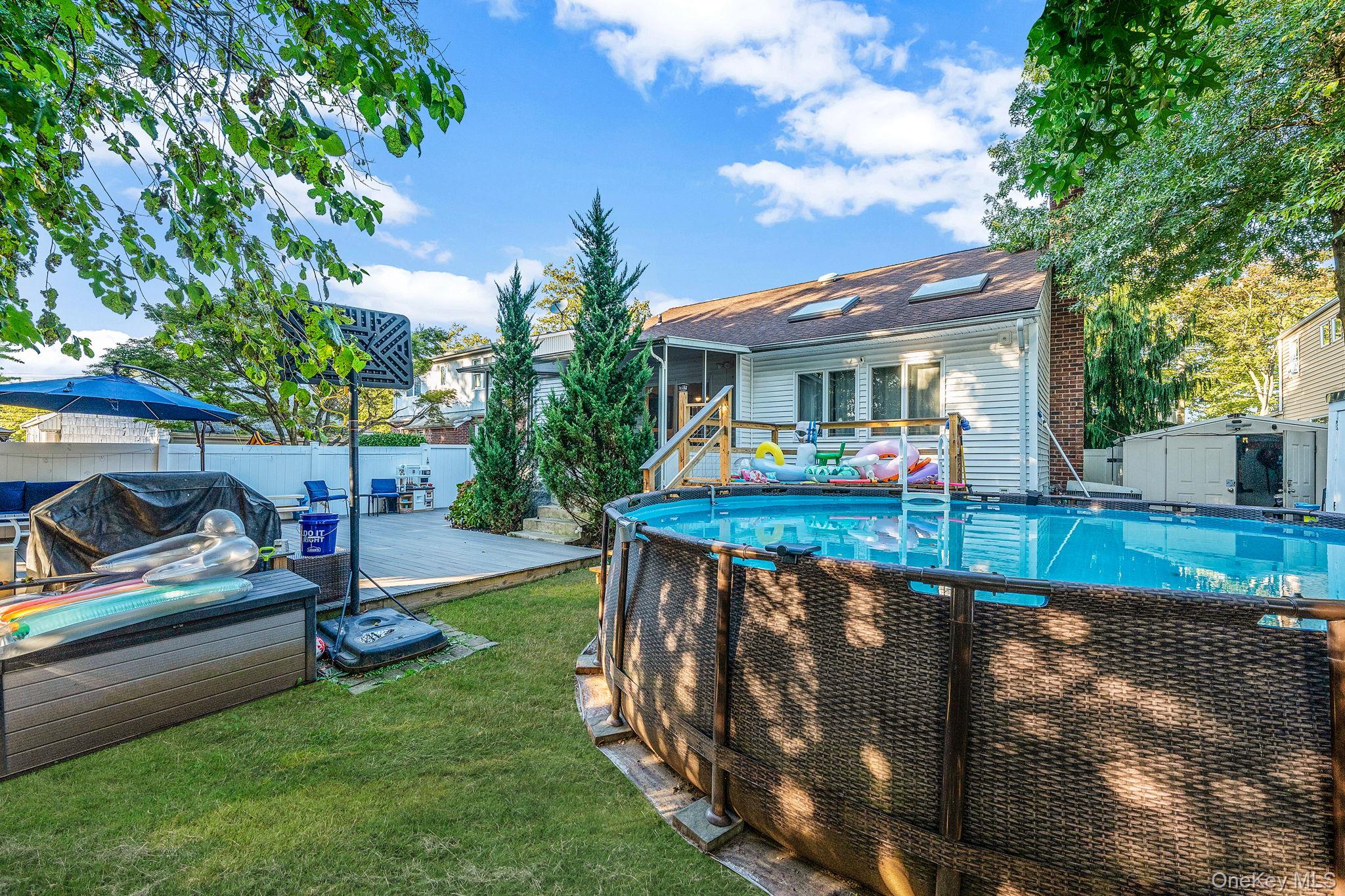 886 Bellmore Ave, Bellmore, NY 11710