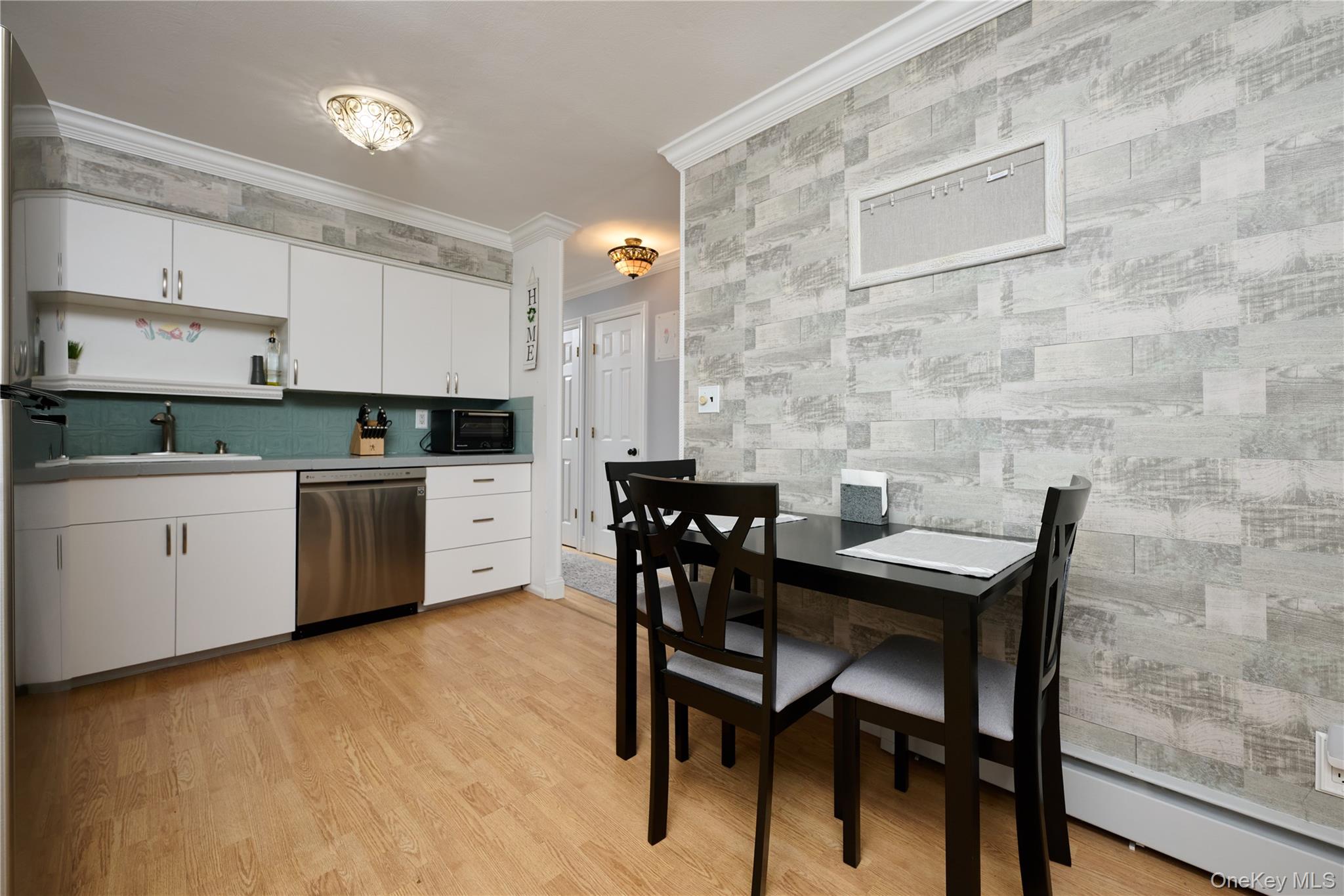 86 Farber Drive # 86, West Babylon, NY 11704