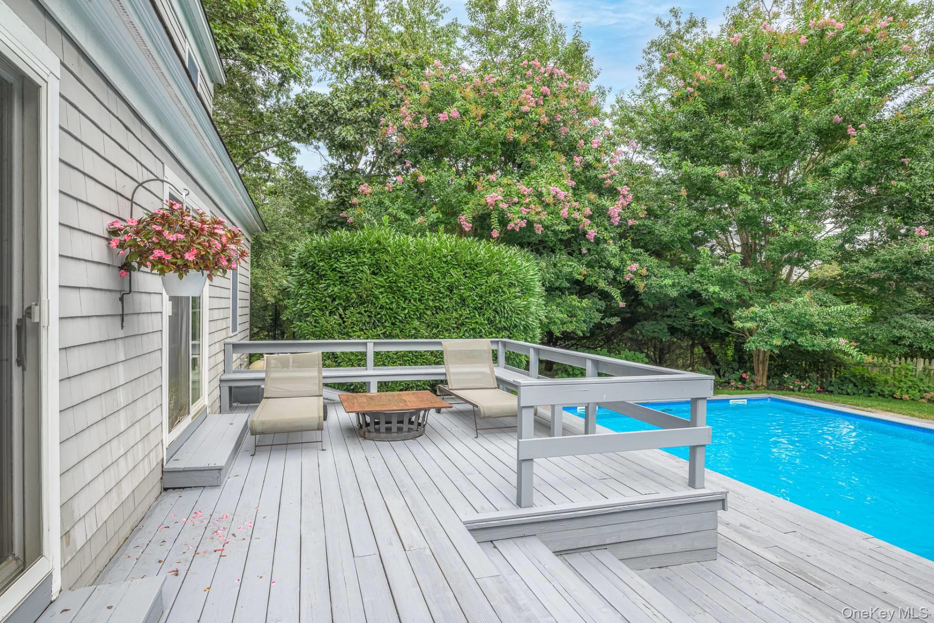 8 Seaweed Road, Southampton, NY 11968