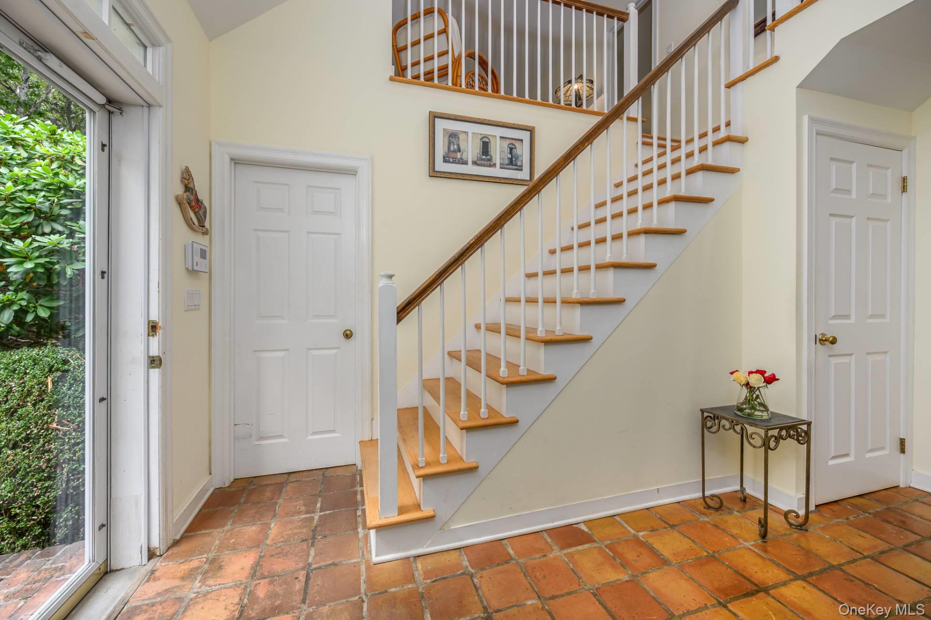 8 Seaweed Road, Southampton, NY 11968