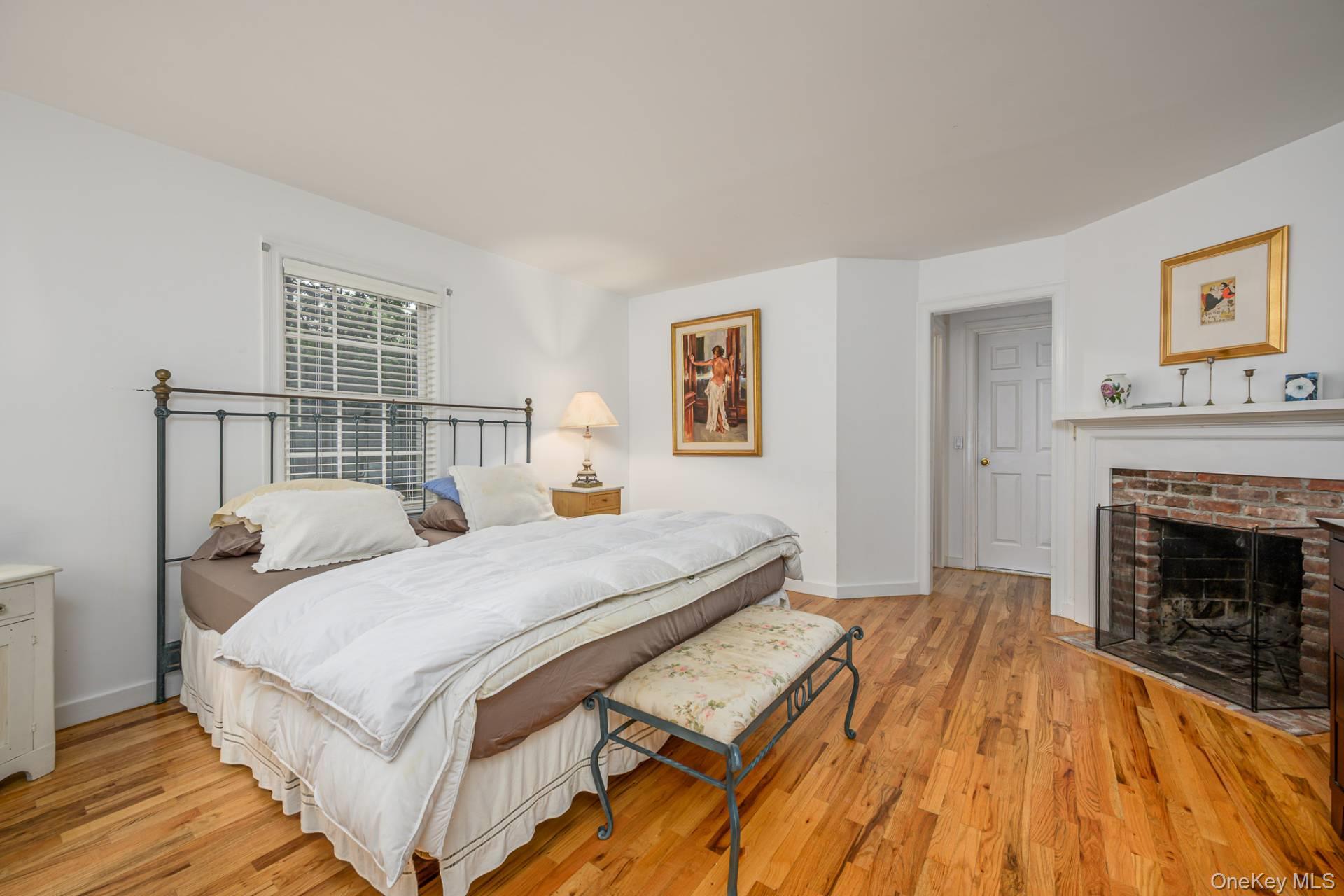 8 Seaweed Road, Southampton, NY 11968