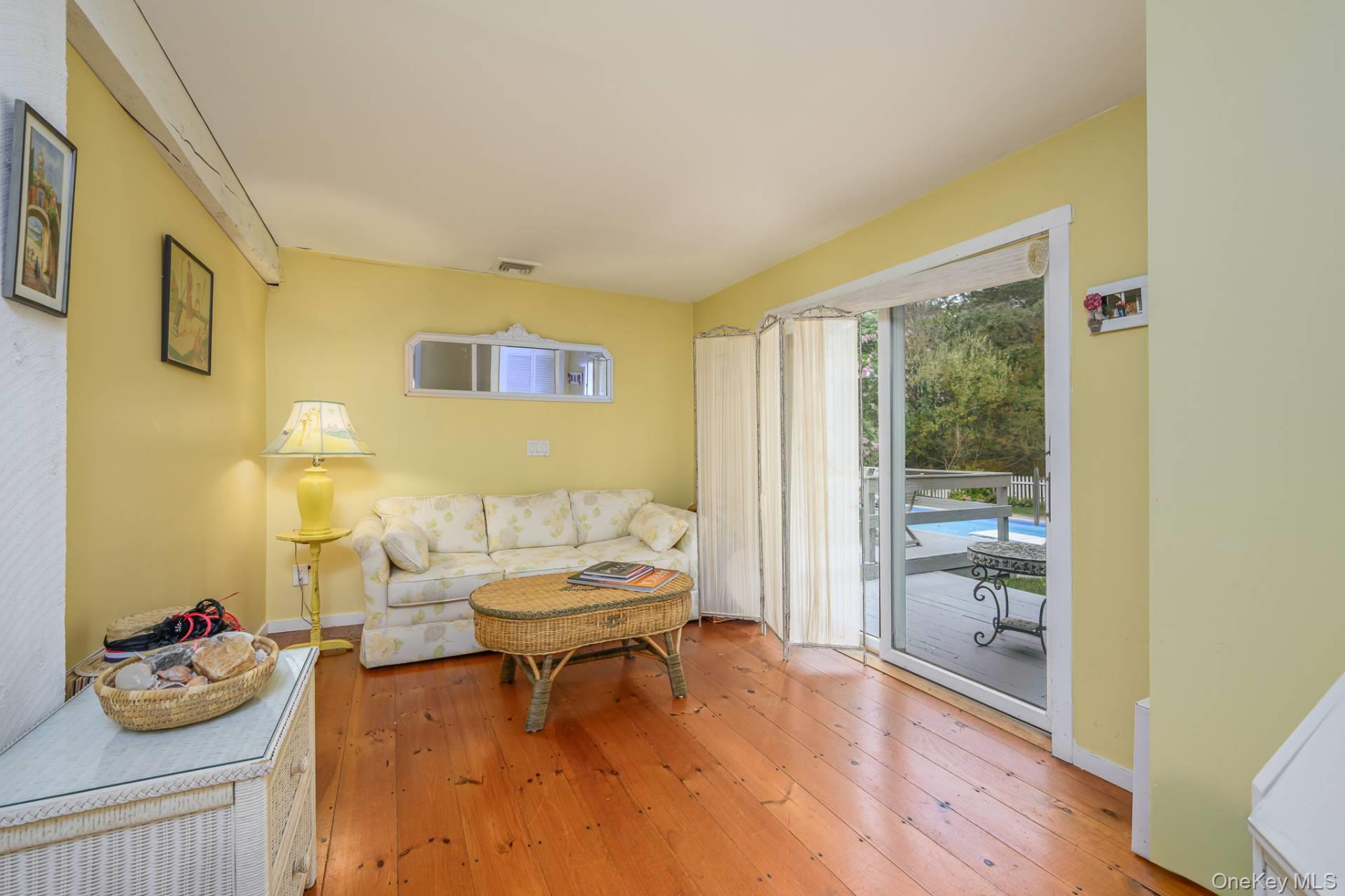 8 Seaweed Road, Southampton, NY 11968