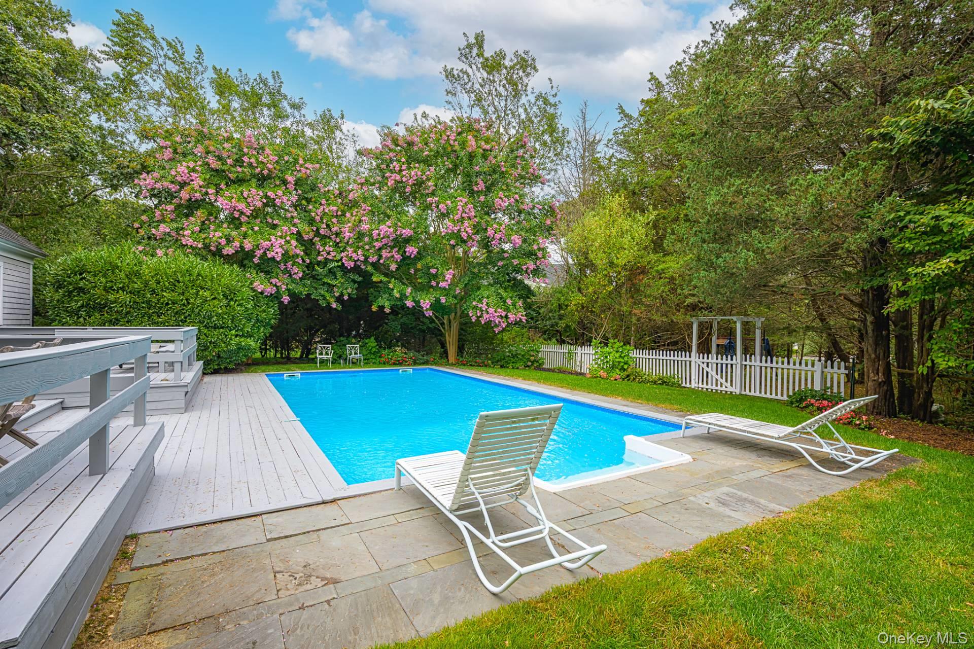 8 Seaweed Road, Southampton, NY 11968