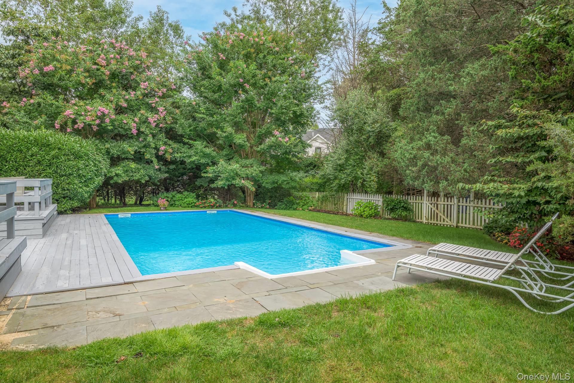 8 Seaweed Road, Southampton, NY 11968