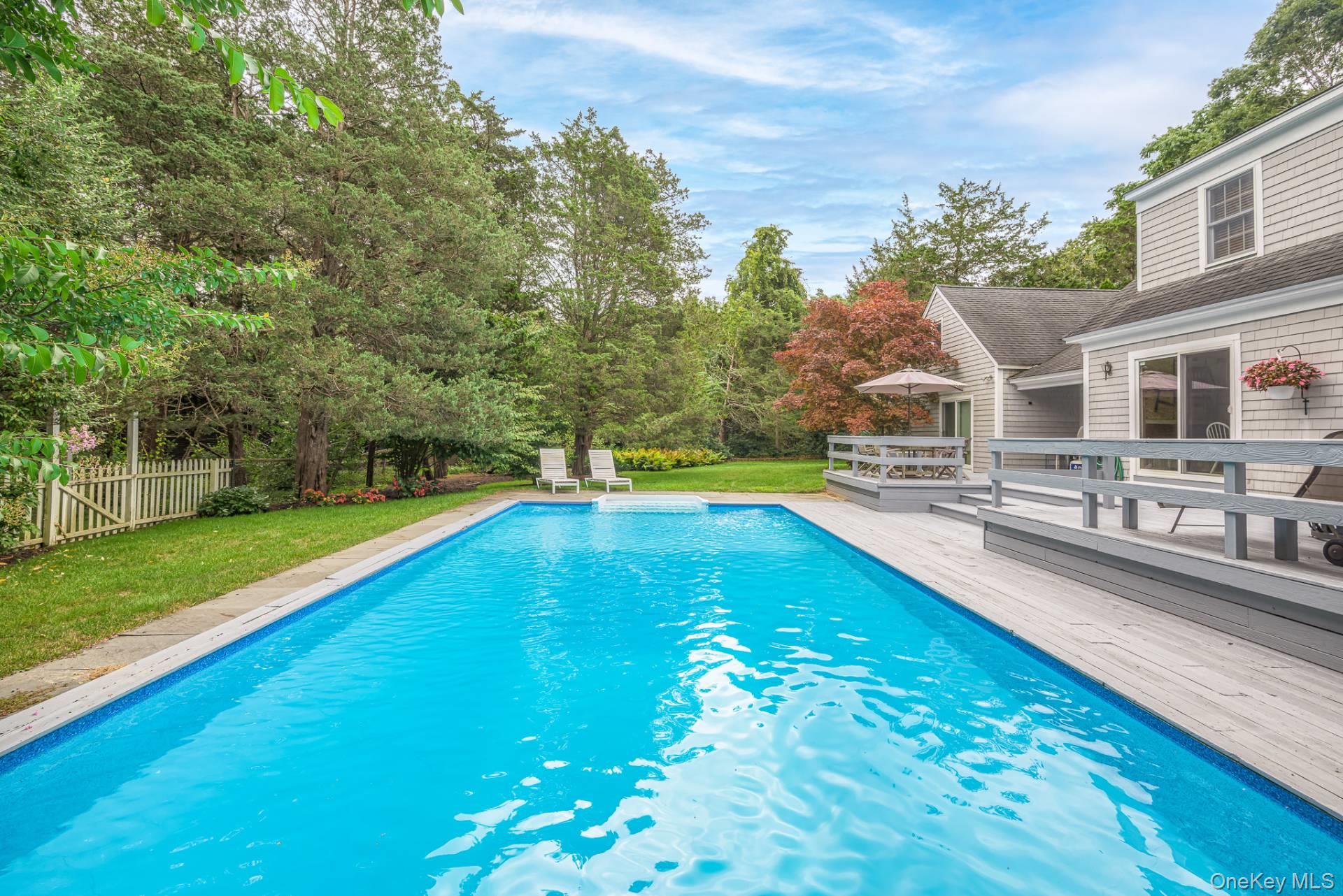 8 Seaweed Road, Southampton, NY 11968